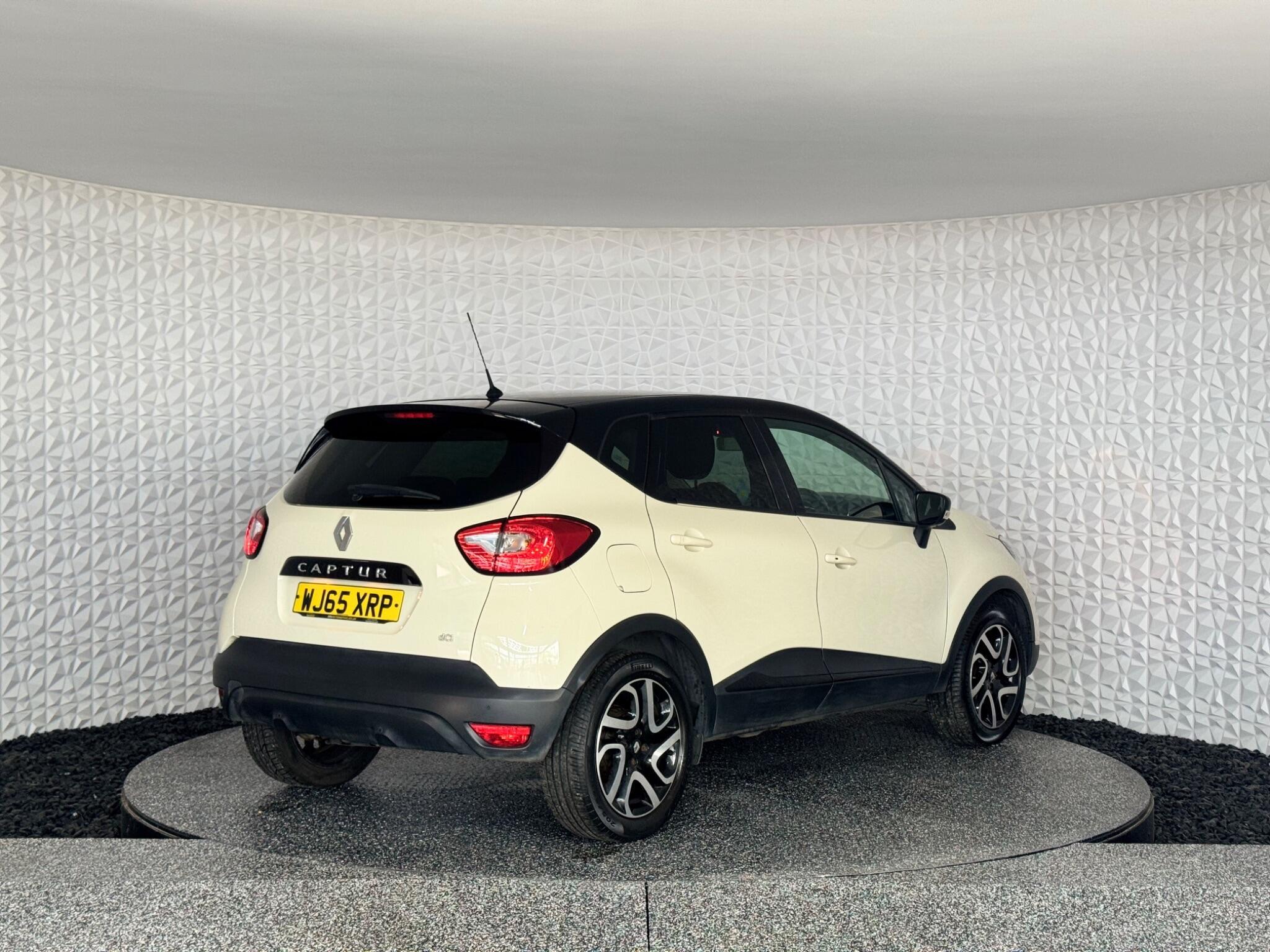Renault Captur - Image 12