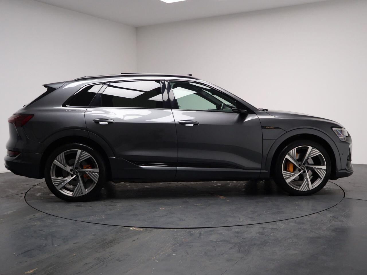 Audi E-Tron - Image 29