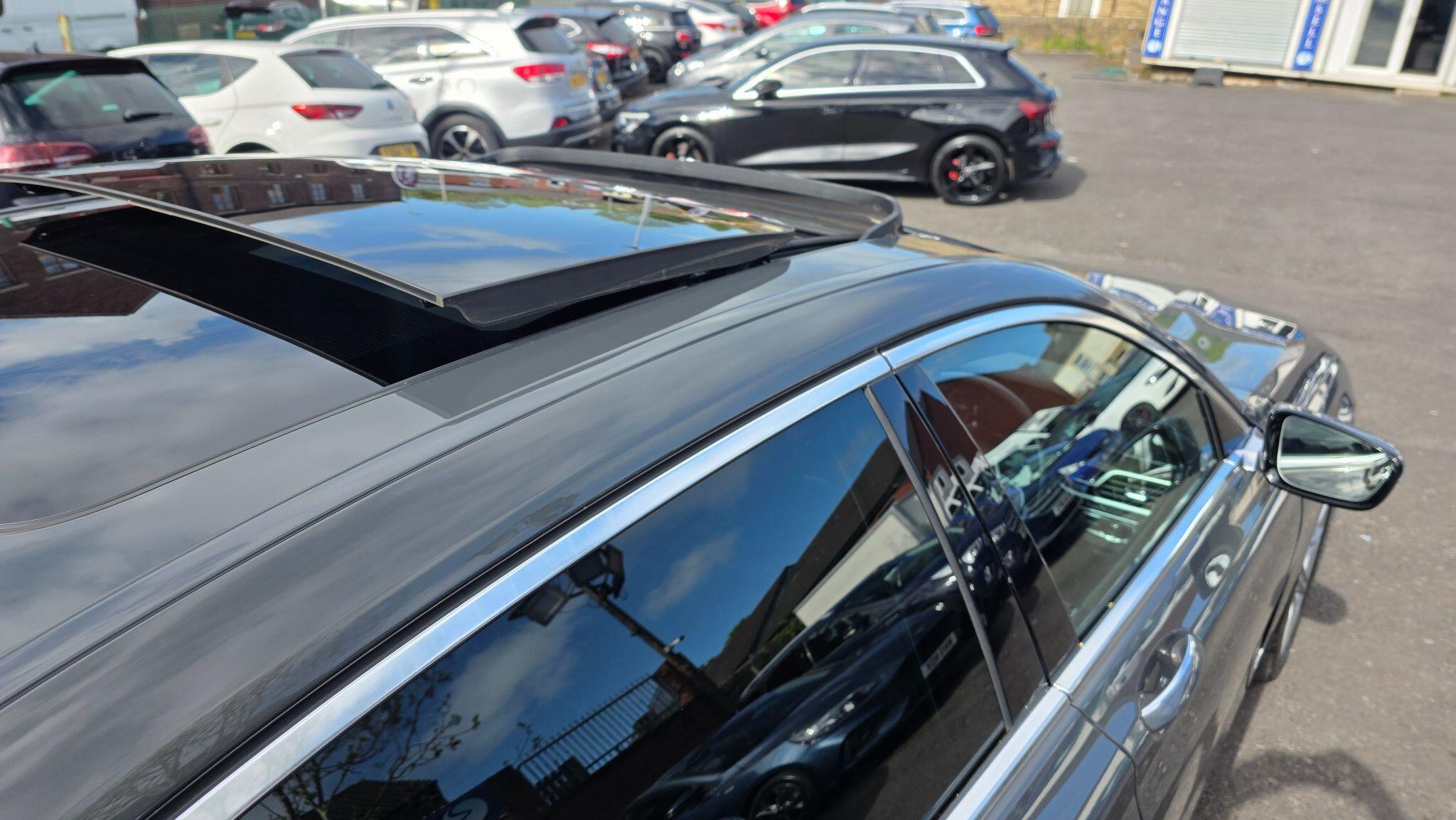 BMW 7 Series - Image 39