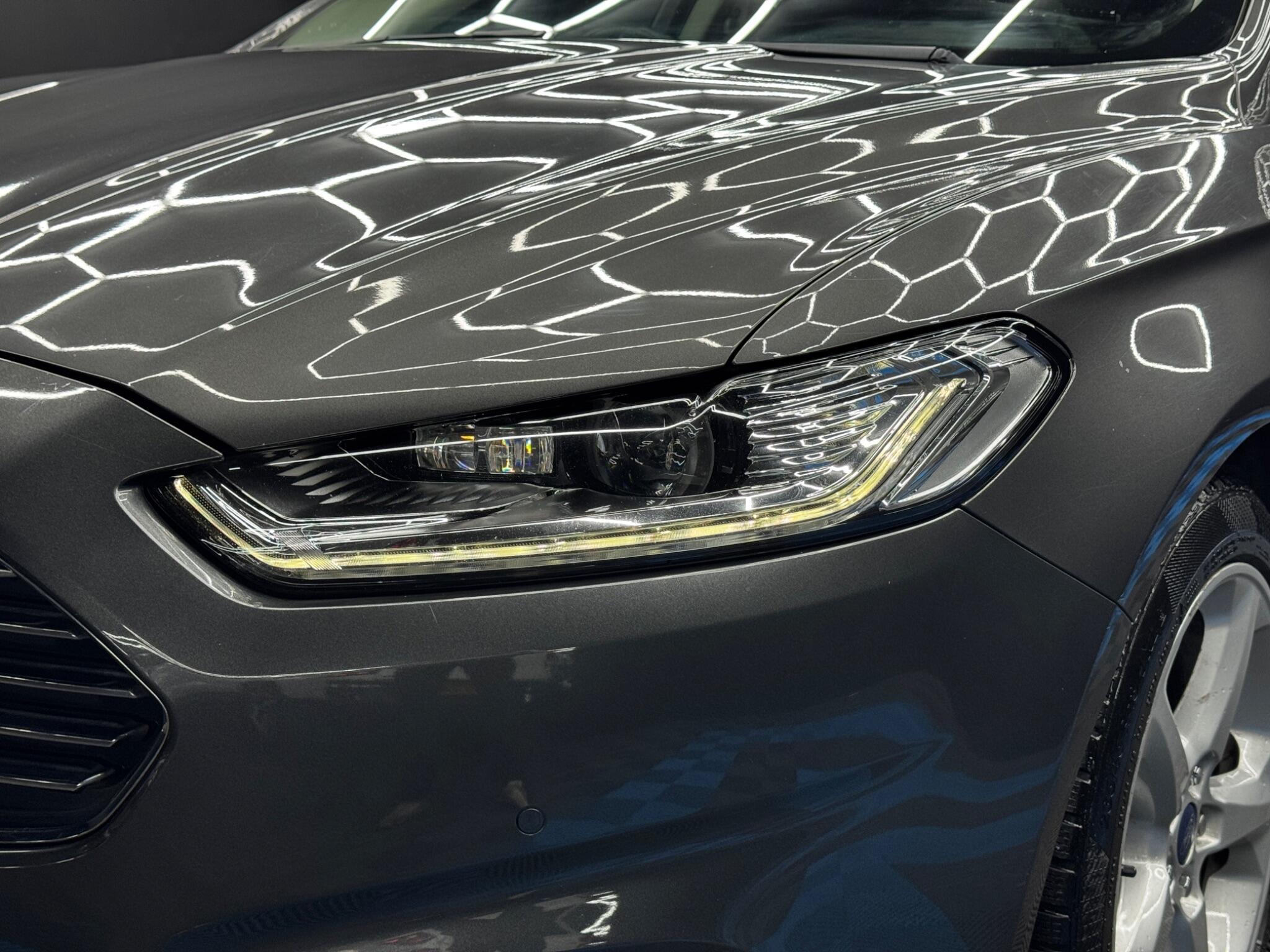 Ford Mondeo - Image 48