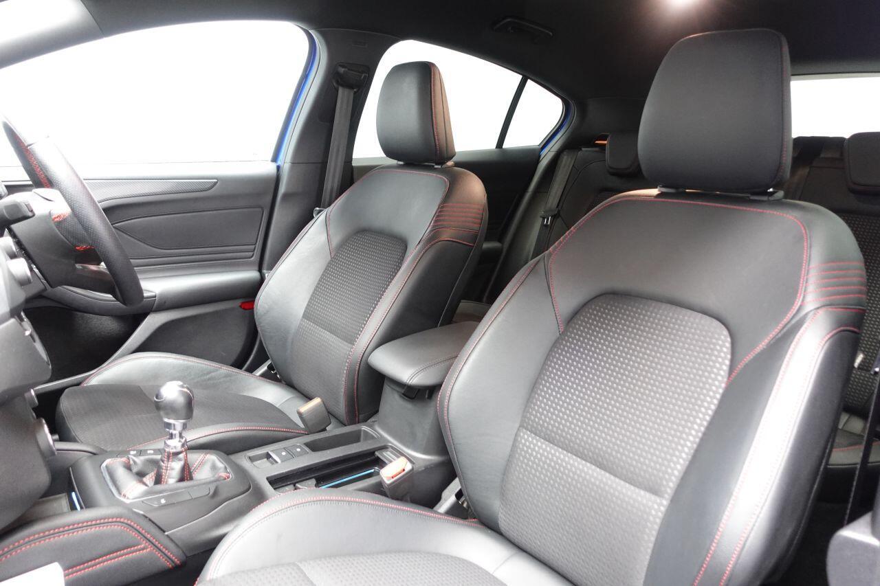 Ford Focus - Image 16