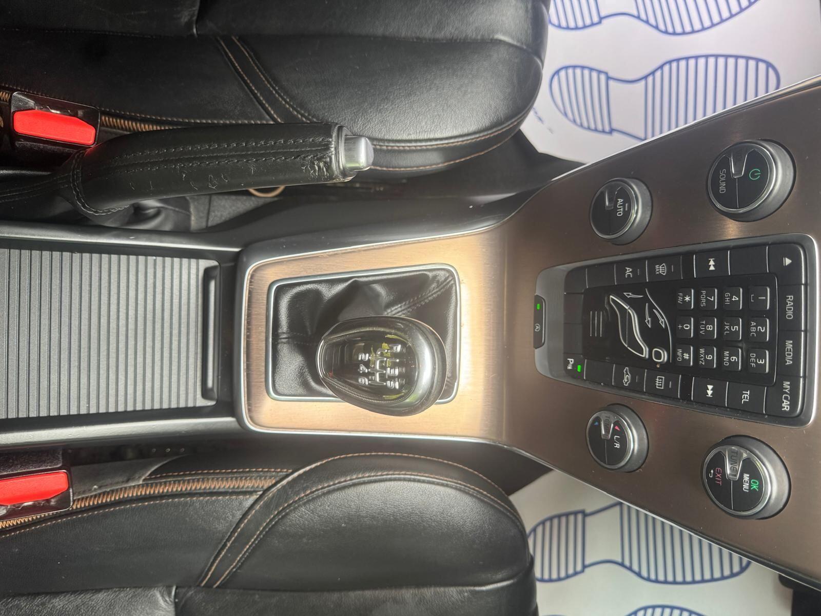 Volvo V40 CROSS COUNTRY - Image 15