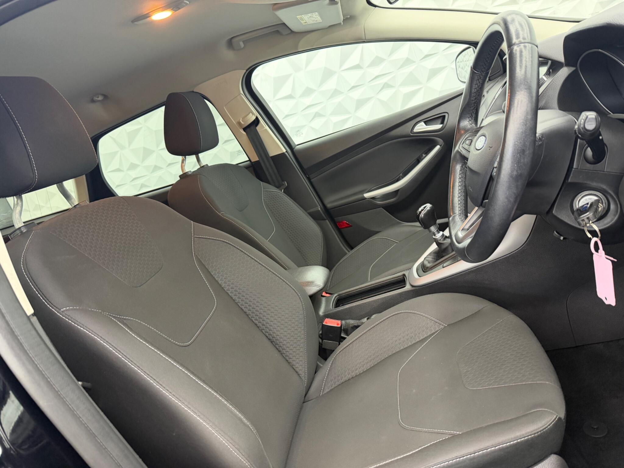 Ford Focus - Image 8