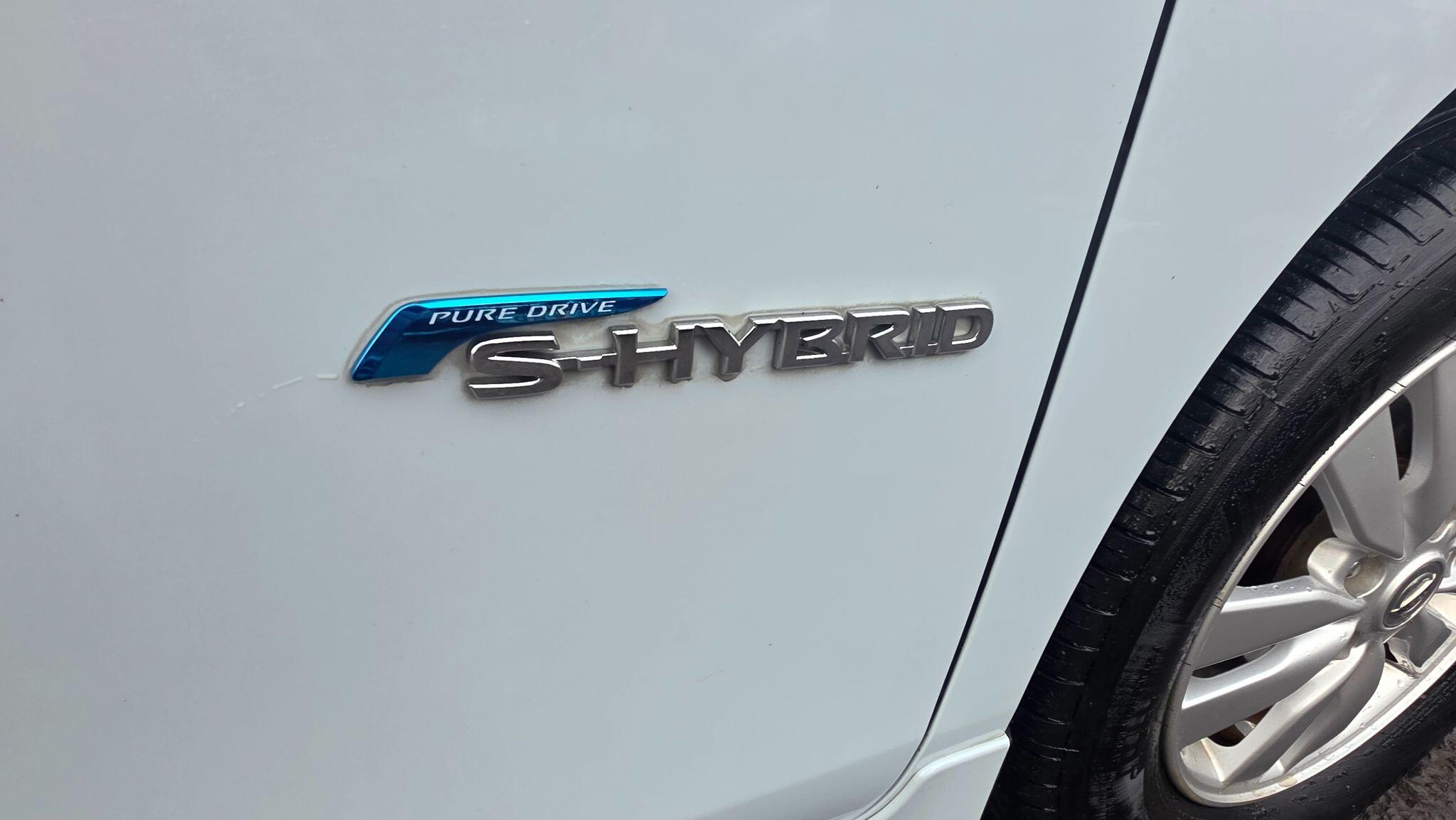 Nissan Serena - Image 10