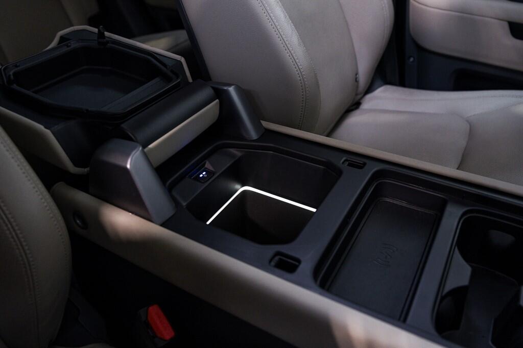 Land Rover Defender 110 - Image 25