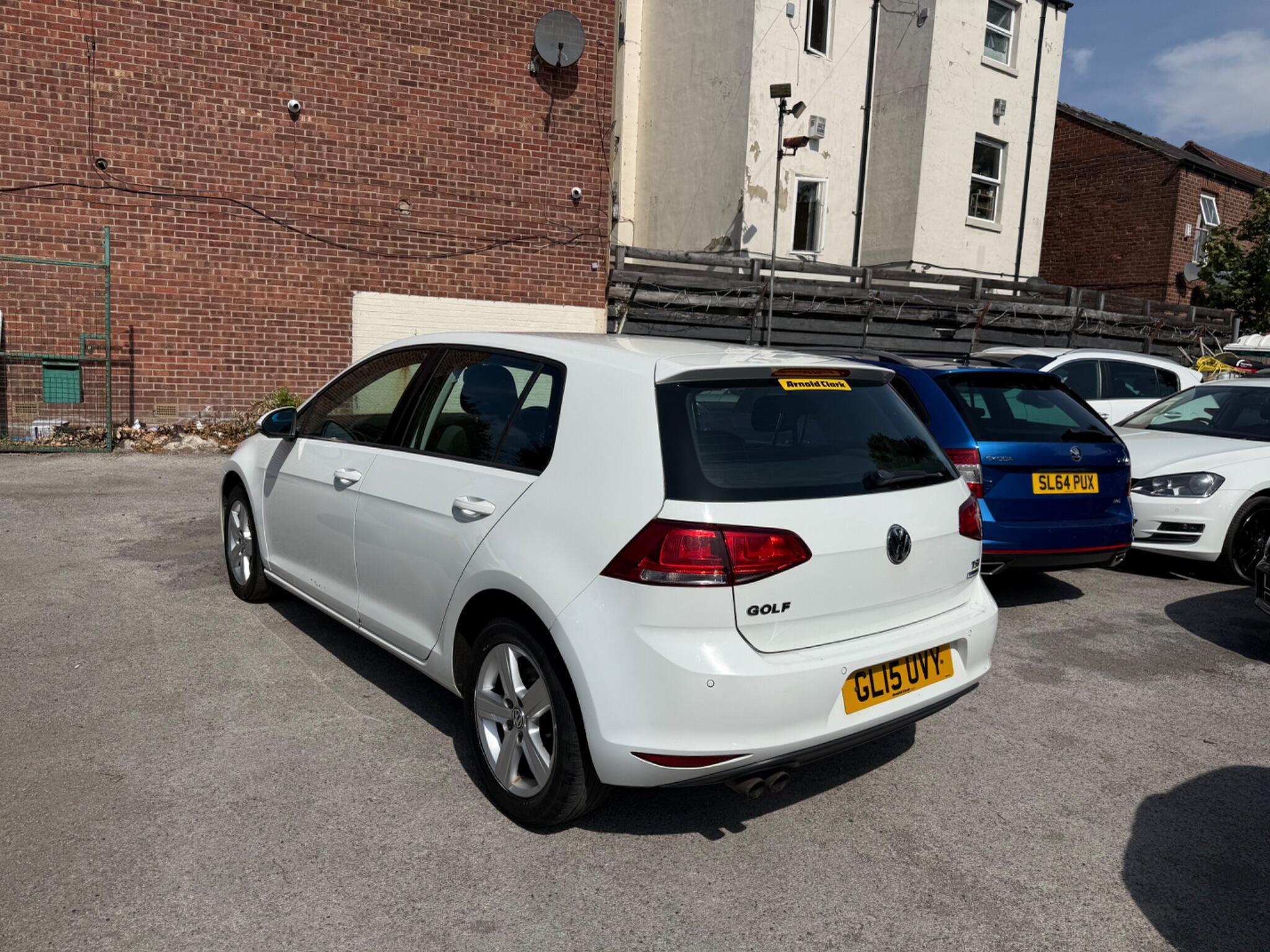 Volkswagen Golf - Image 5