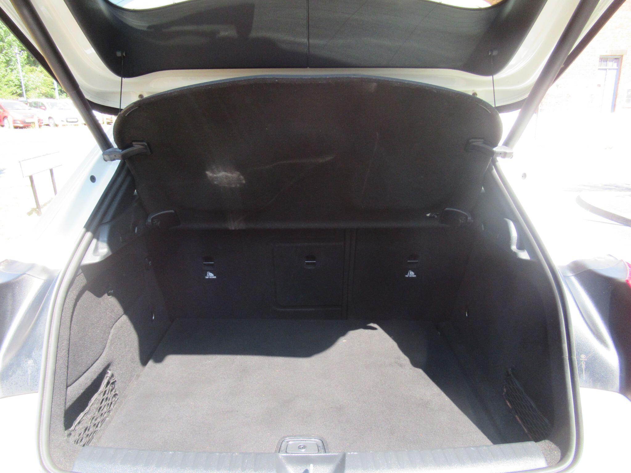 Mercedes GLA - Image 14