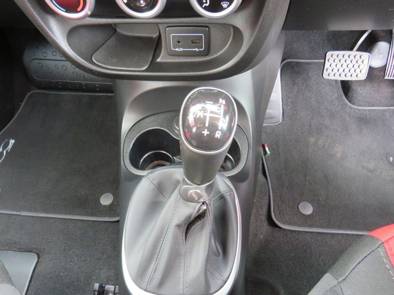 Fiat 500L - Image 16