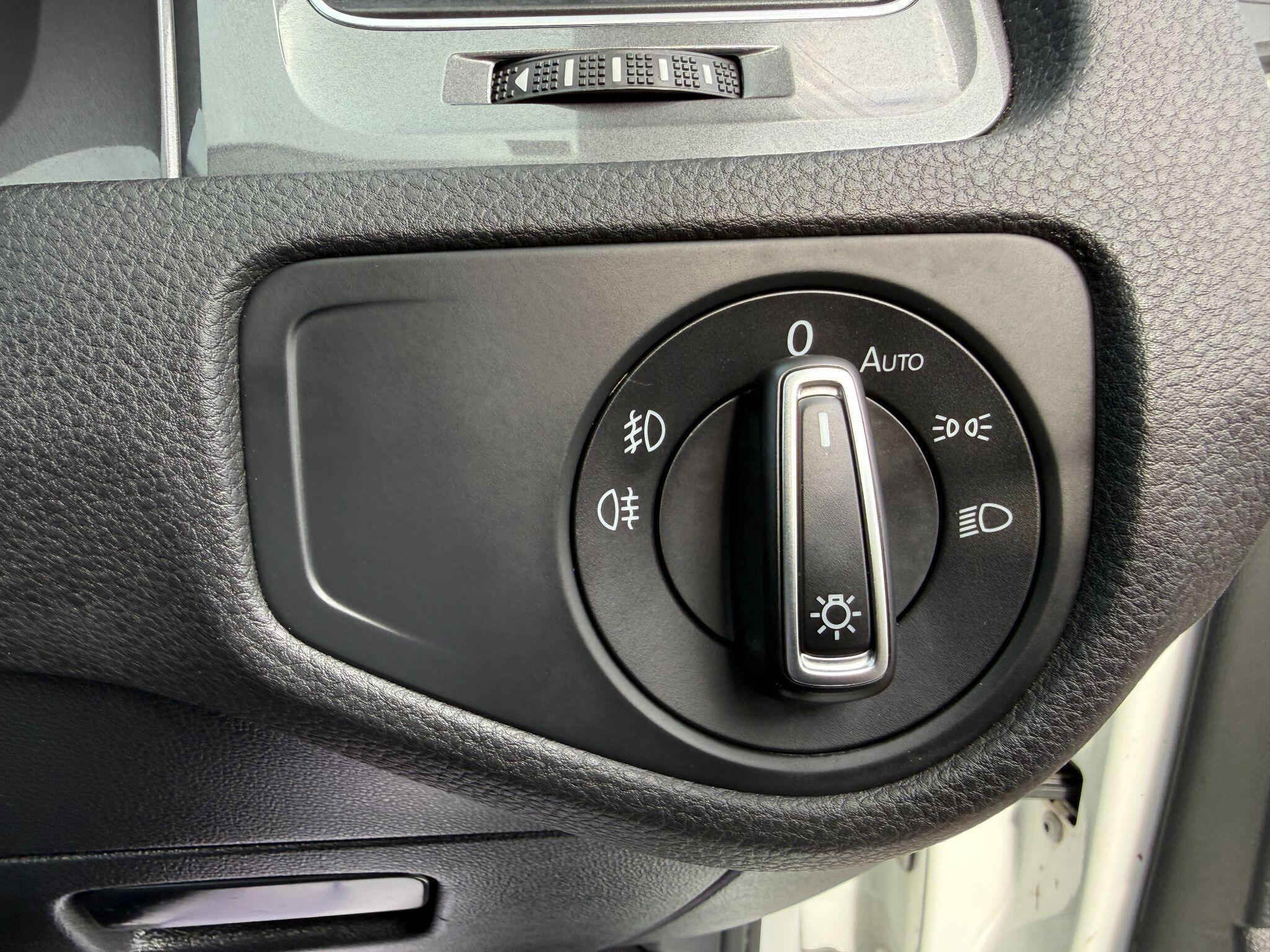 Volkswagen Golf - Image 61