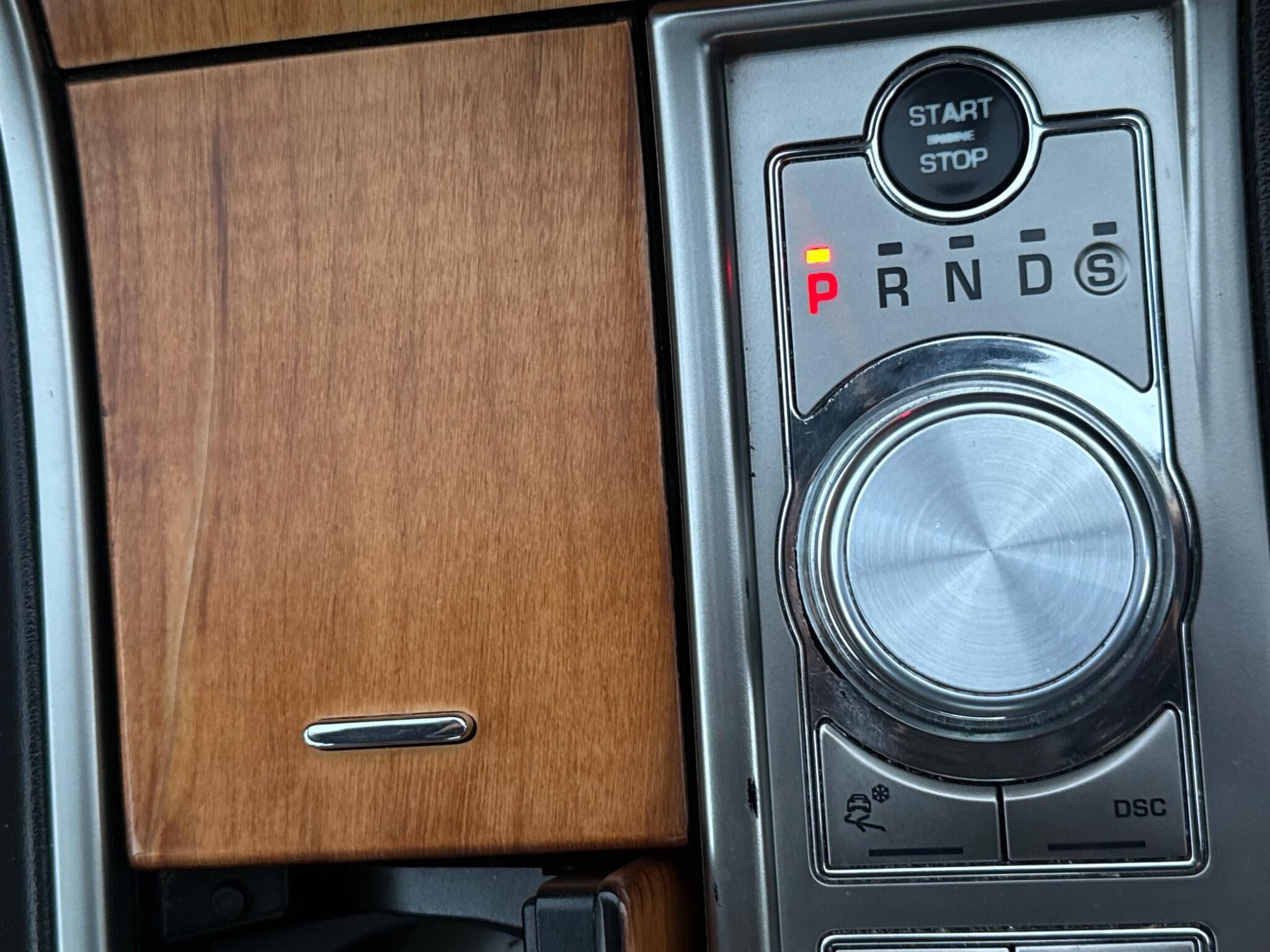 Jaguar XF - Image 28