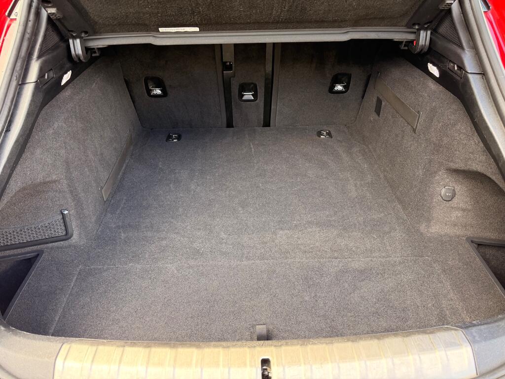 Porsche Taycan - Image 32