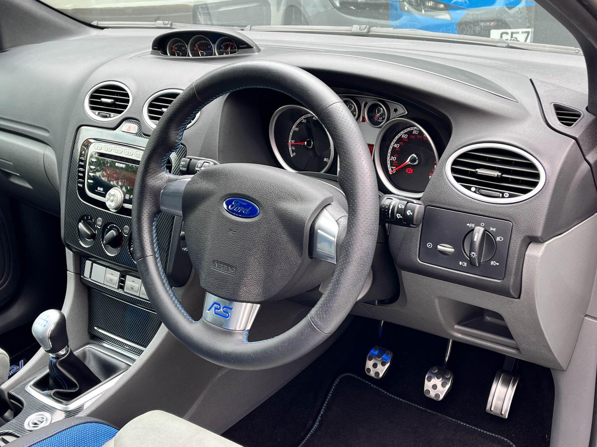 Ford Focus - Image 19