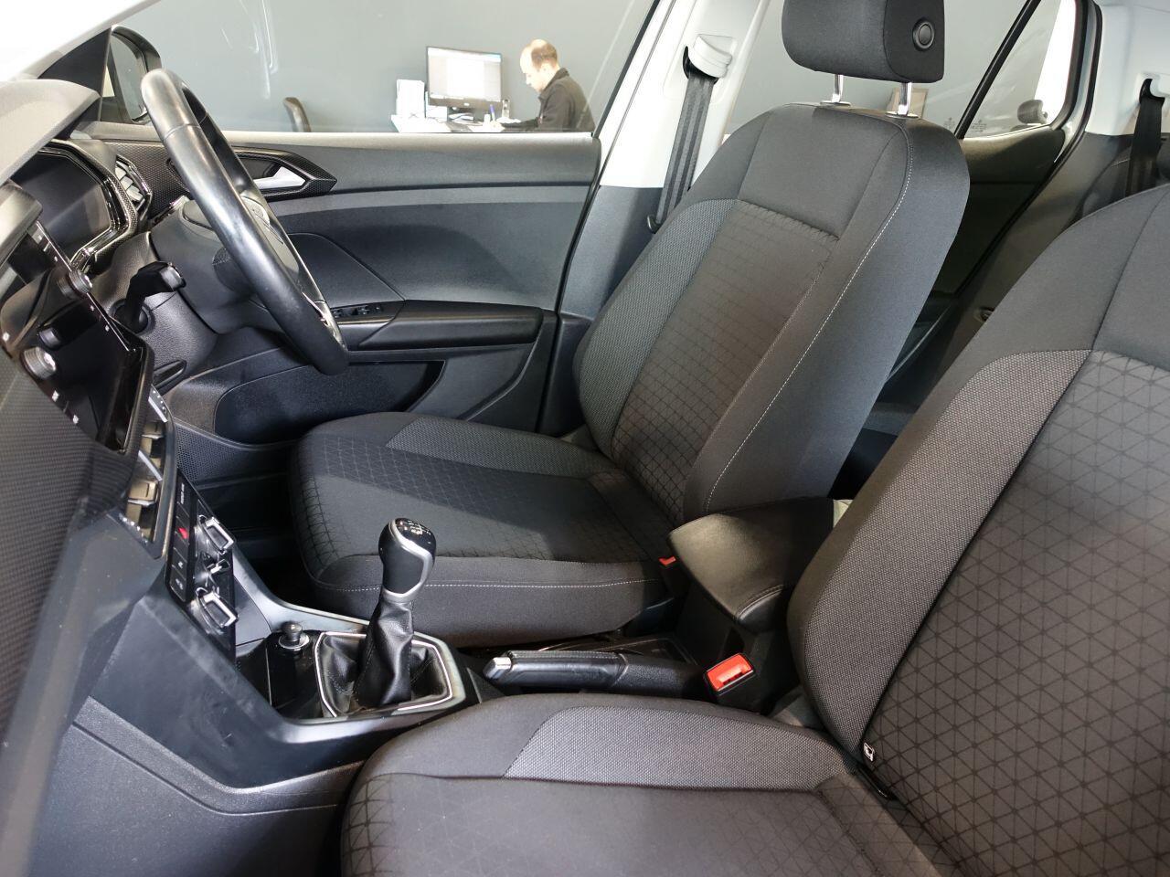 Volkswagen T-Cross - Image 12