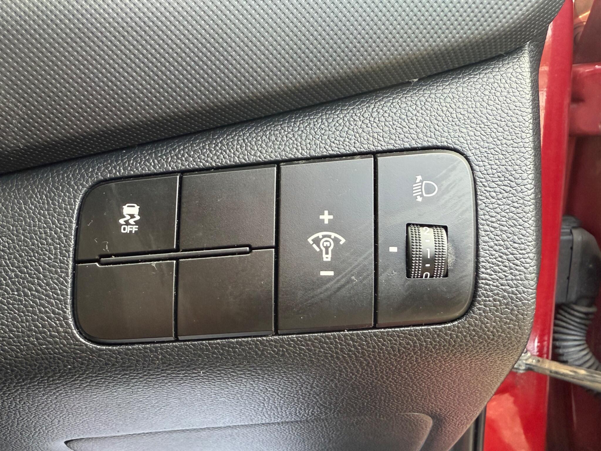 Hyundai i10 - Image 27