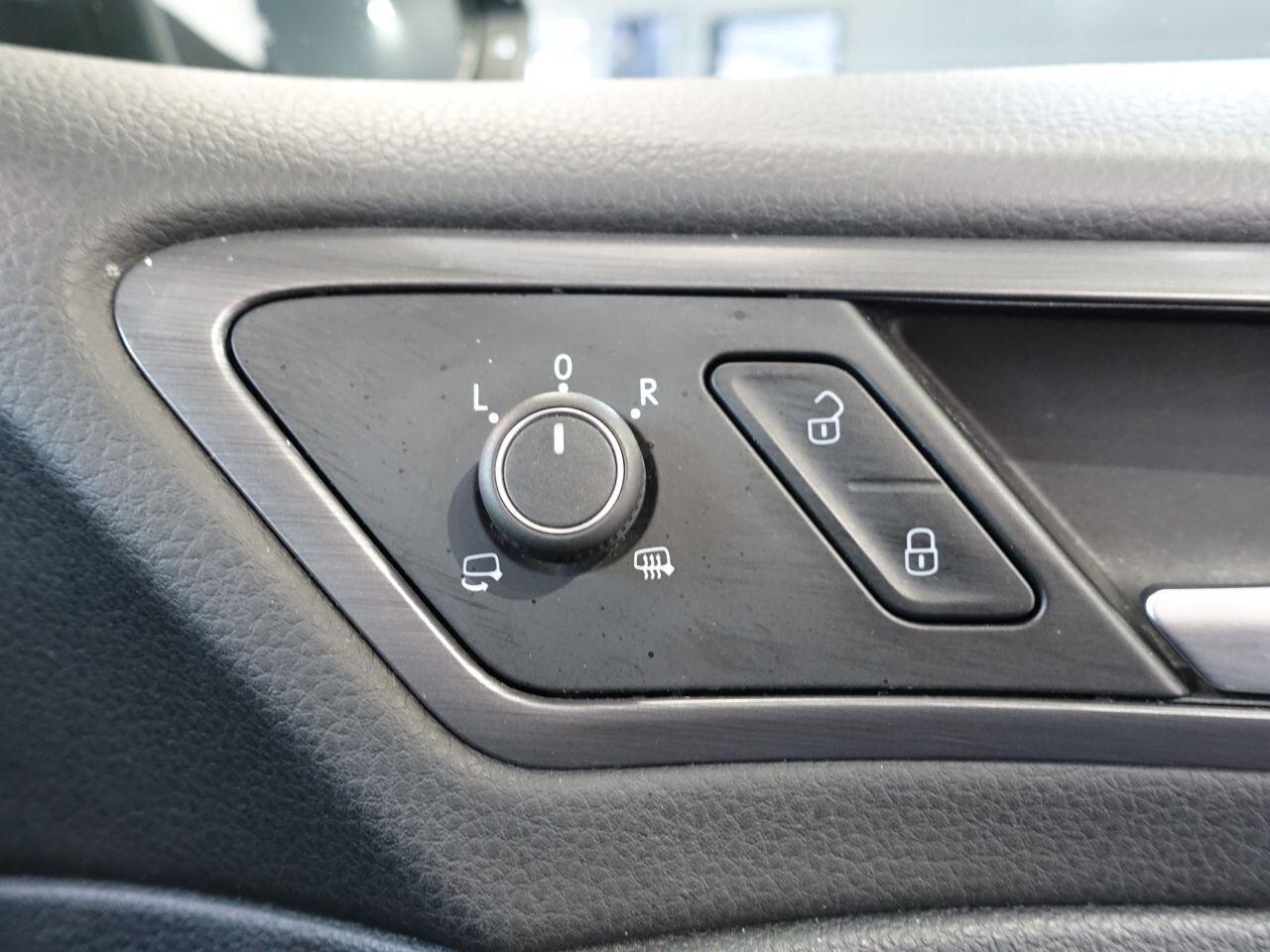 Volkswagen Golf - Image 26