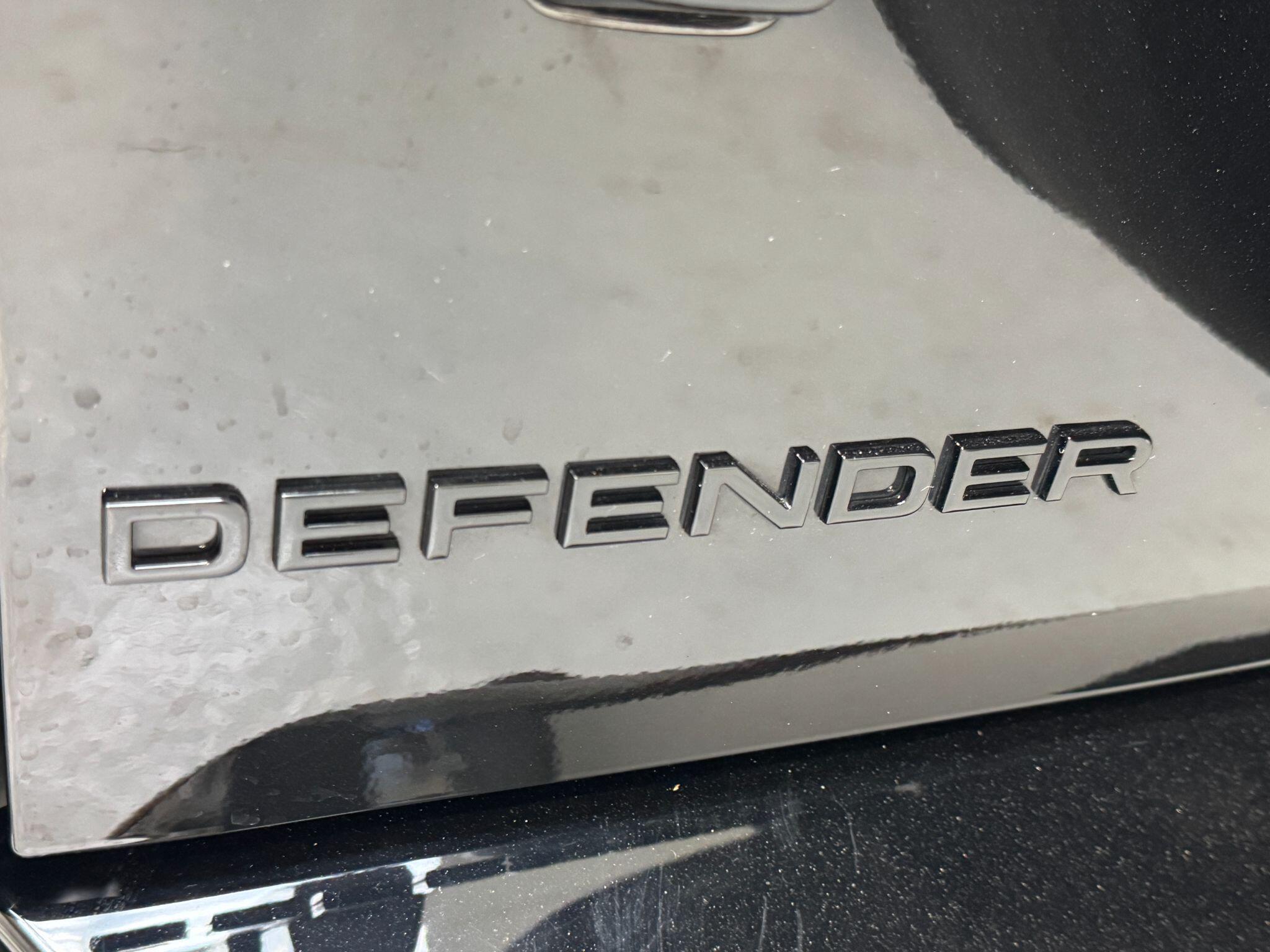 Land Rover Defender 110 - Image 78