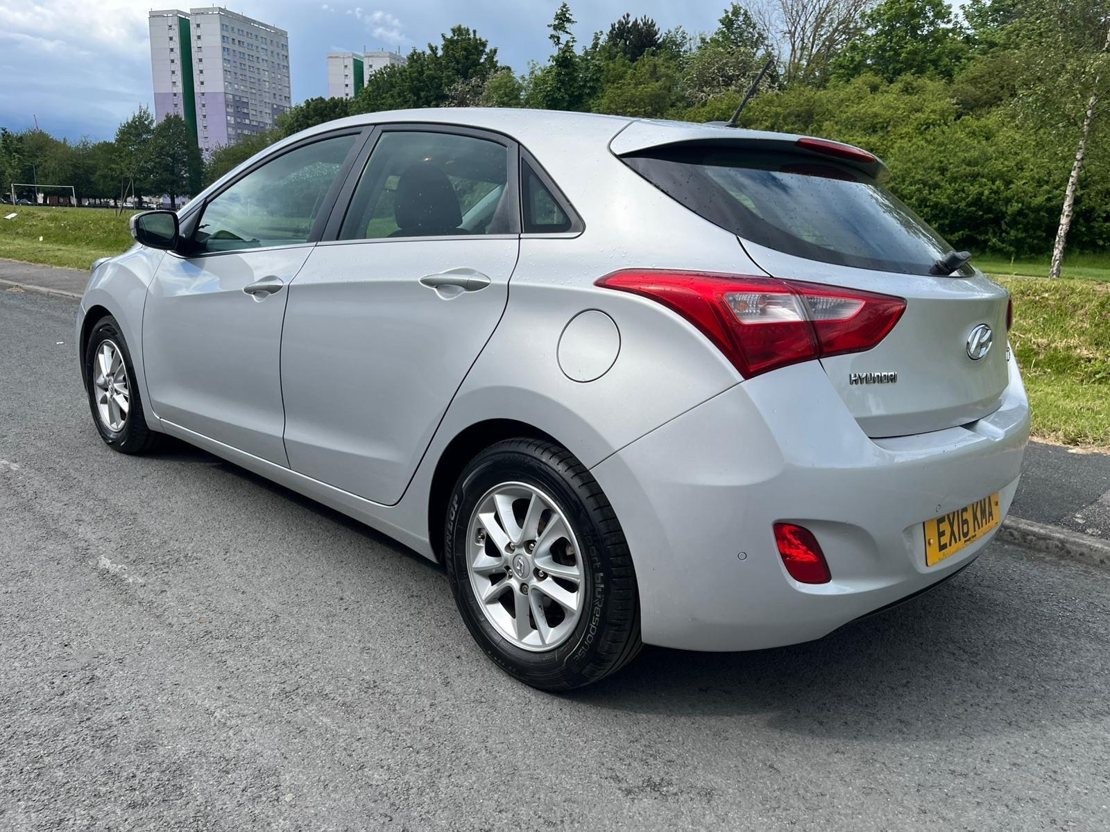 Hyundai i30 - Image 4