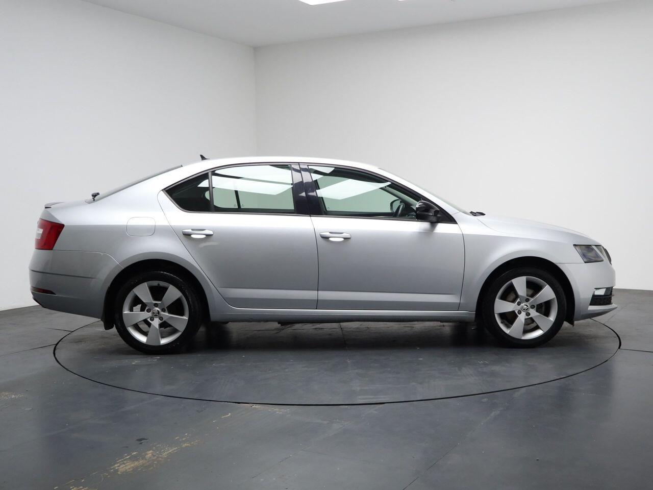Skoda Octavia - Image 14