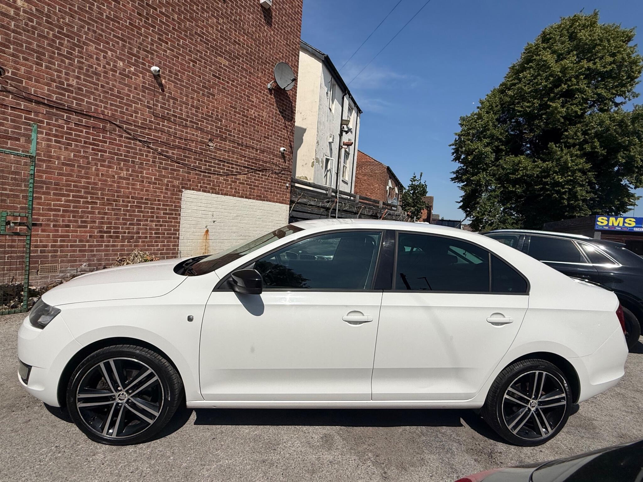 Skoda Rapid - Image 4