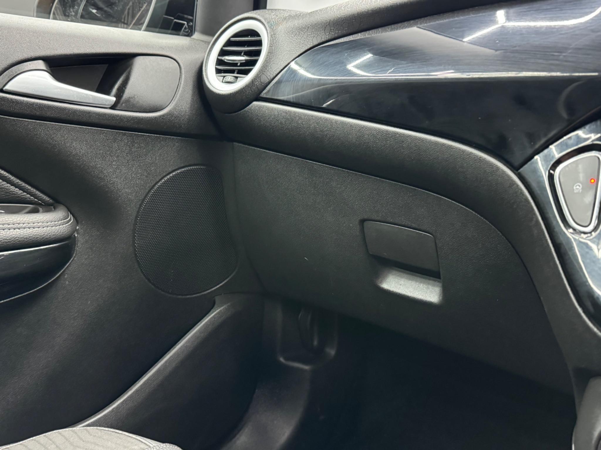 Vauxhall ADAM - Image 30