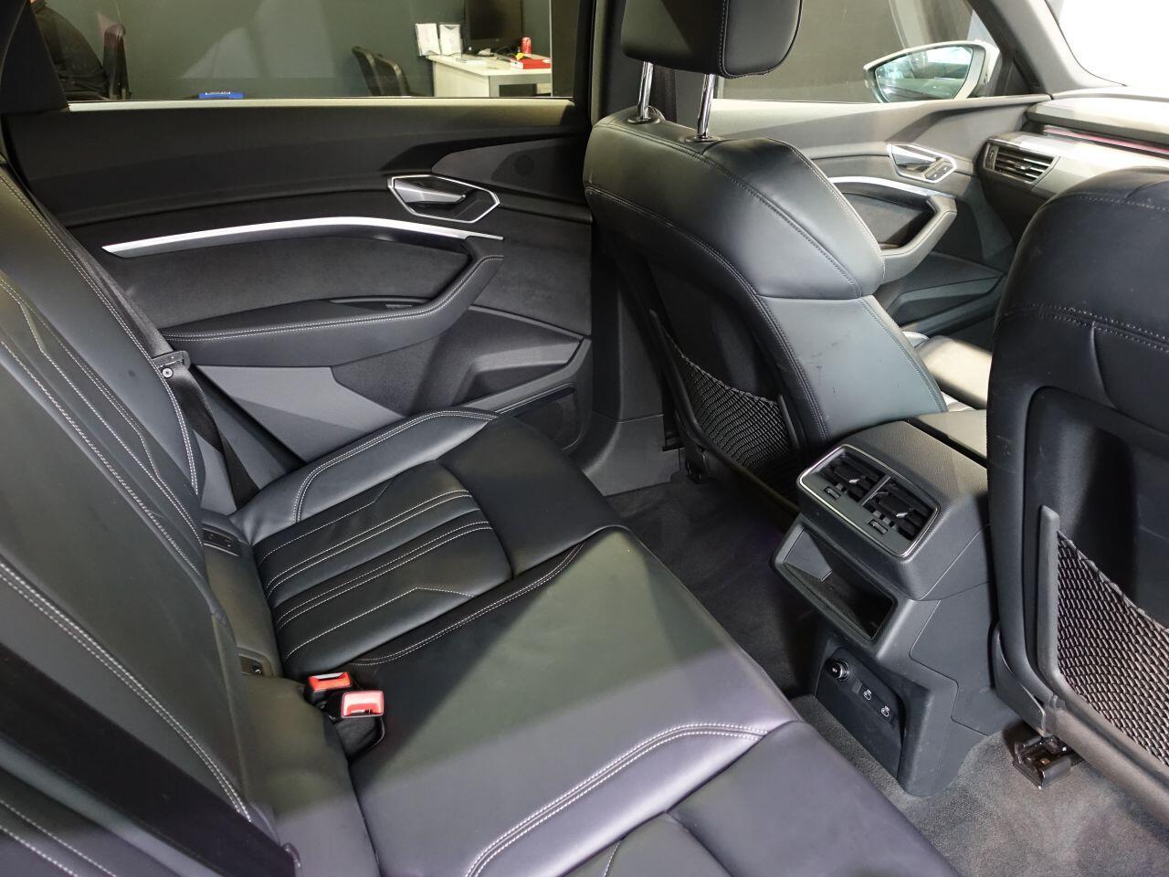 Audi E-Tron - Image 15