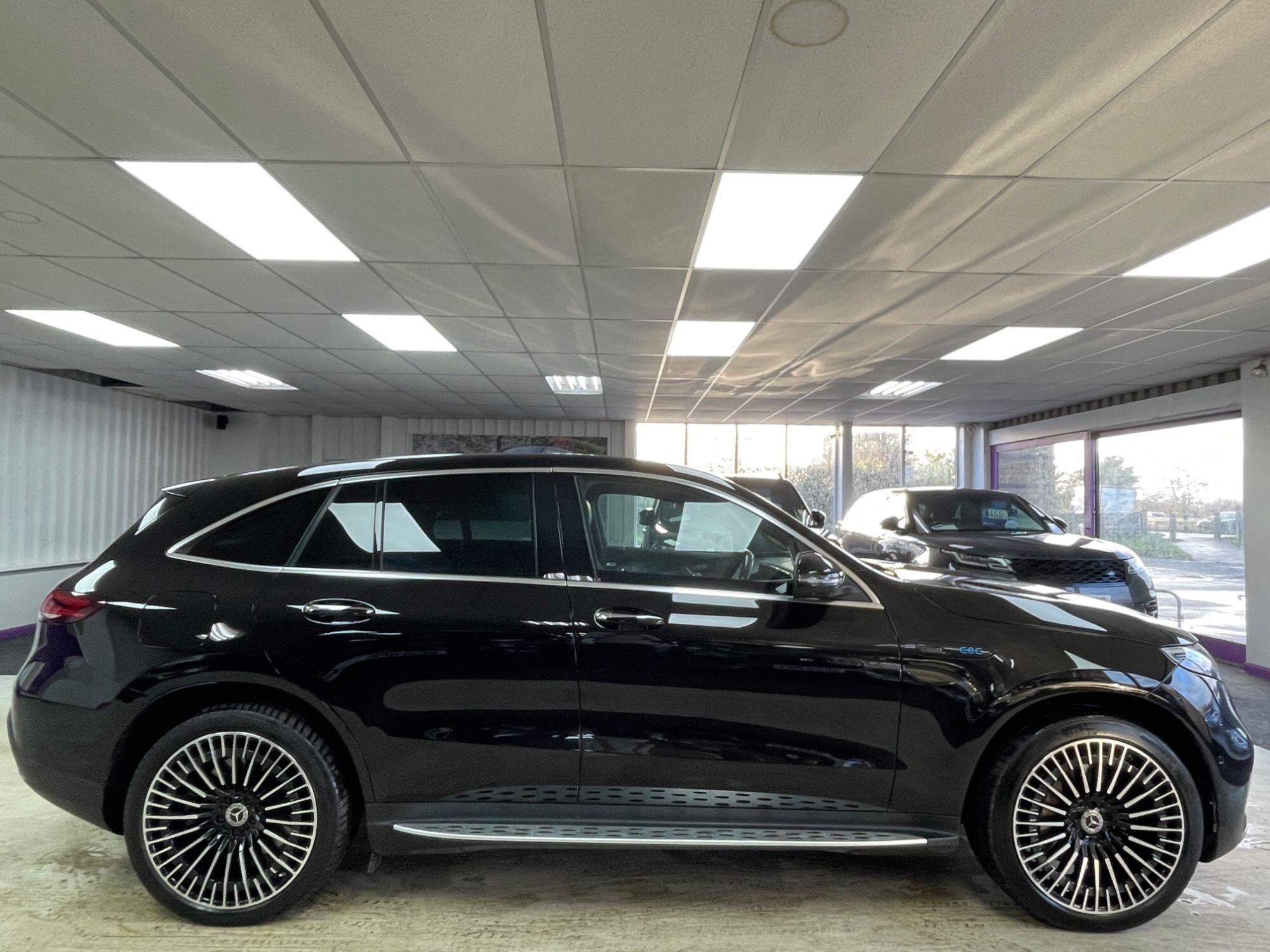 Mercedes Eqc - Image 10
