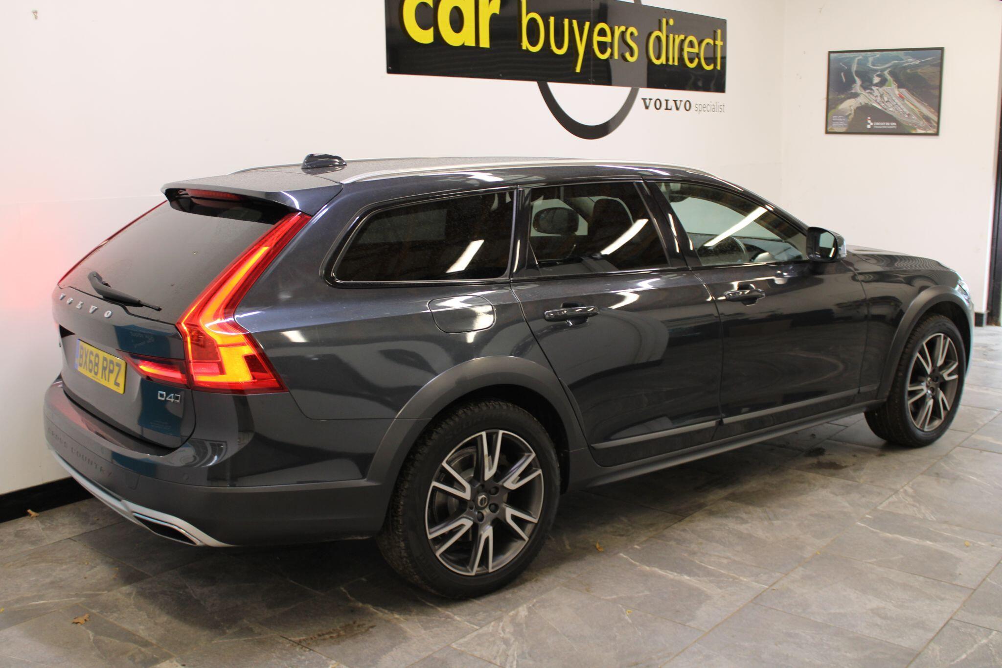 Volvo V90 CROSS COUNTRY - Image 15