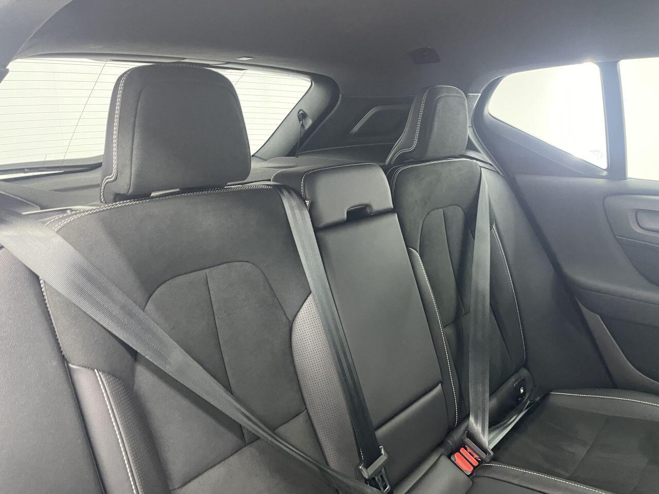 Volvo XC40 - Image 33