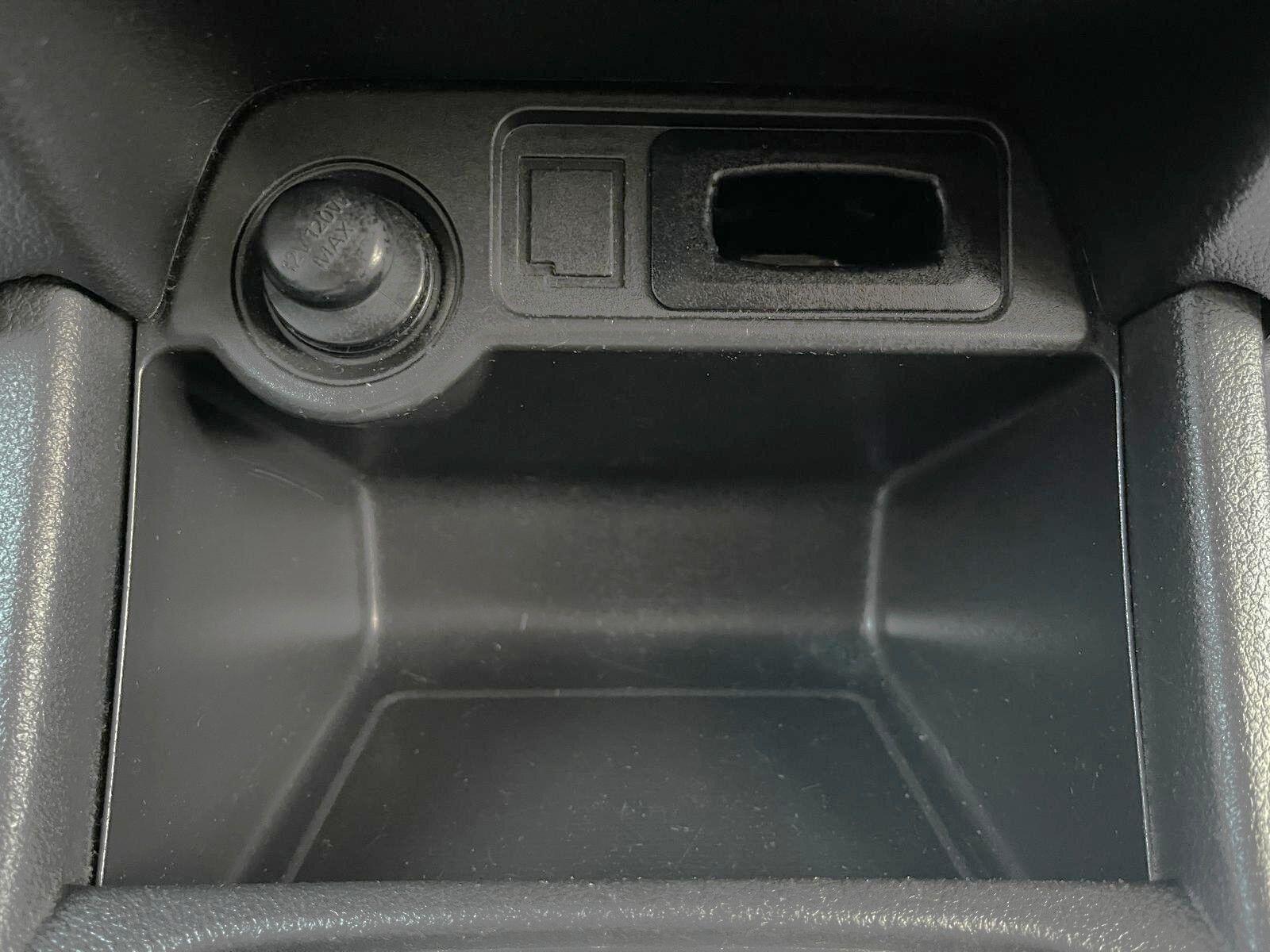 Mitsubishi Outlander - Image 32