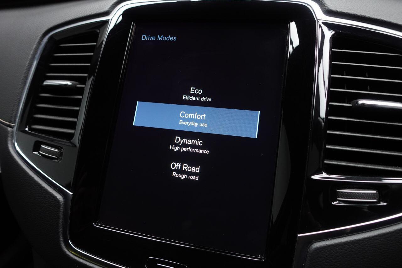 Volvo XC90 - Image 42