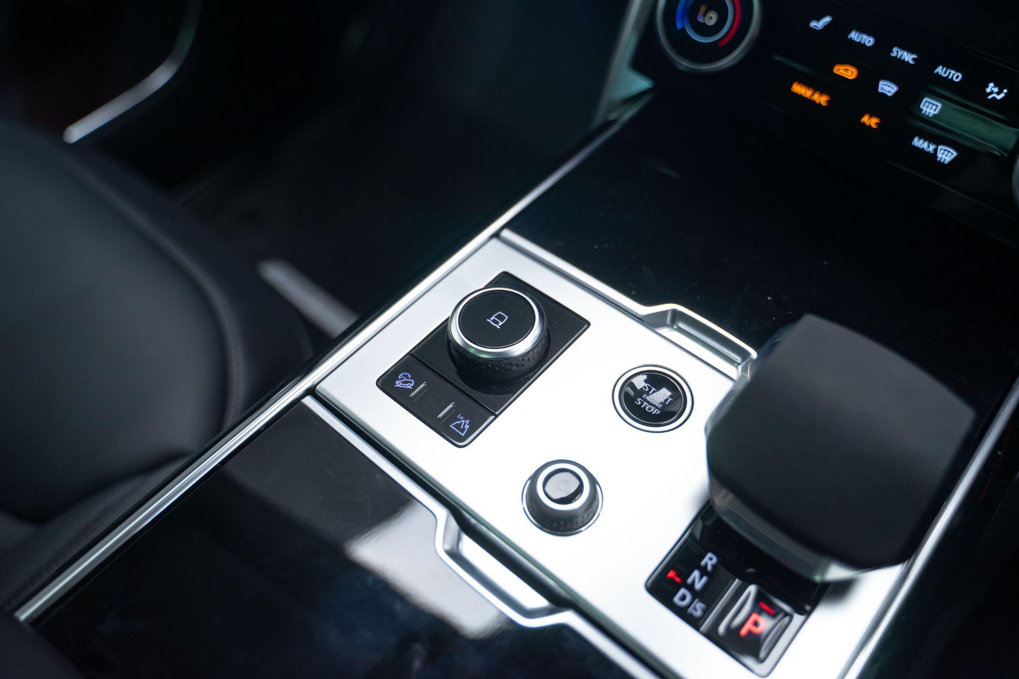 Land Rover Range Rover - Image 3