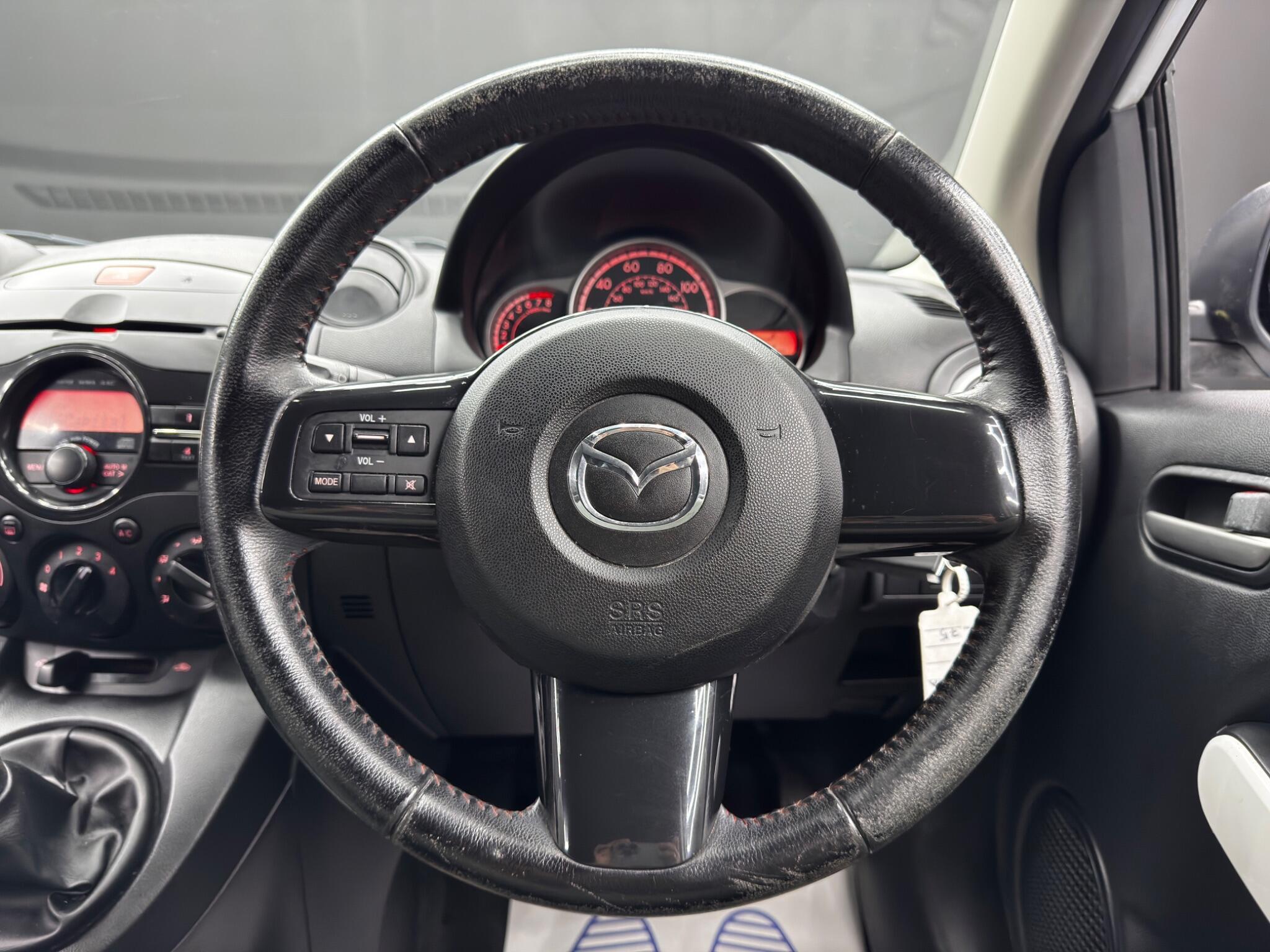Mazda MAZDA2 - Image 17