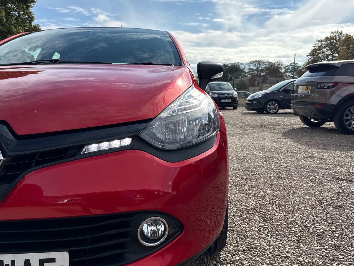 Renault Clio - Image 13