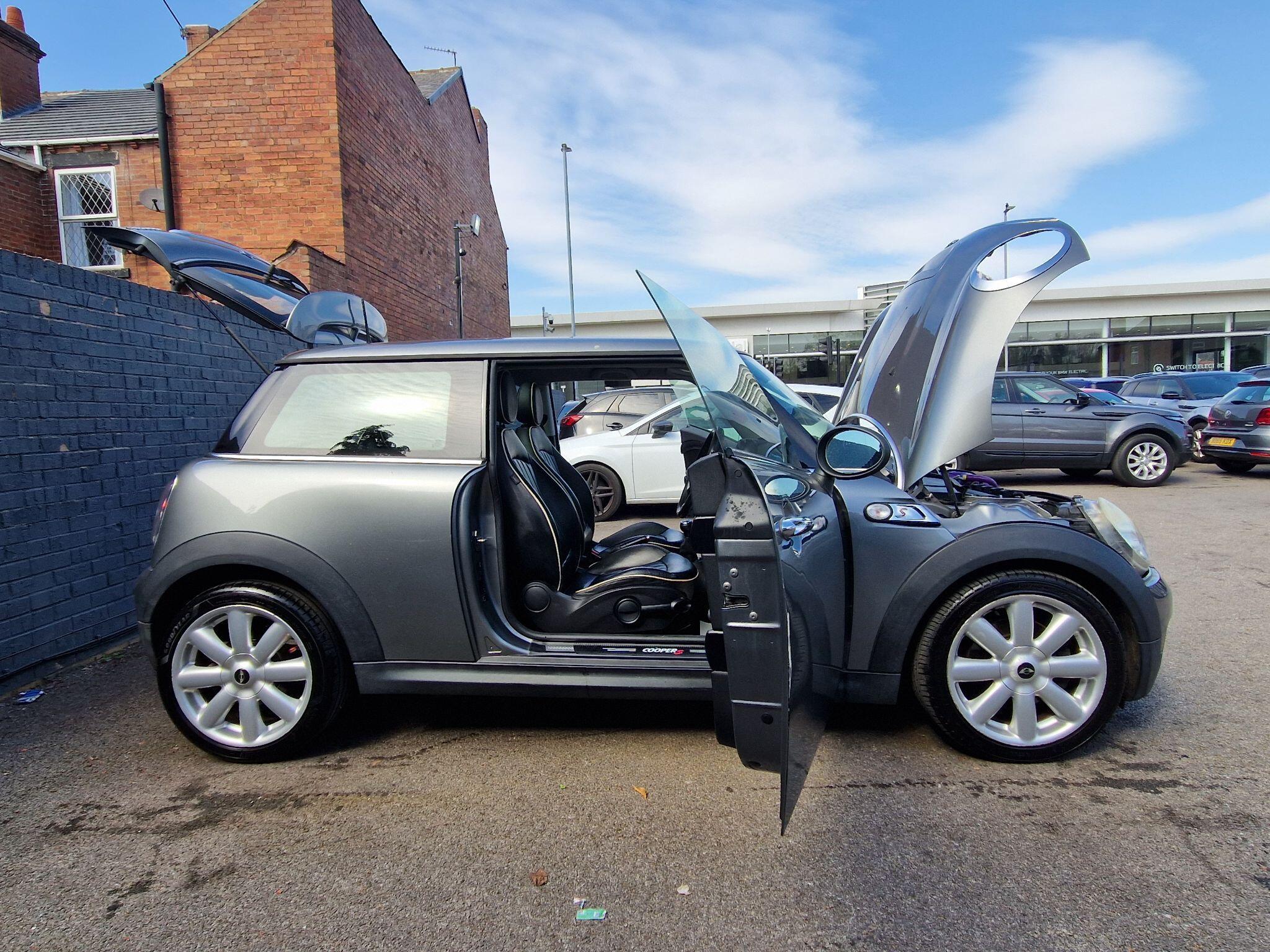 MINI Hatch - Image 22