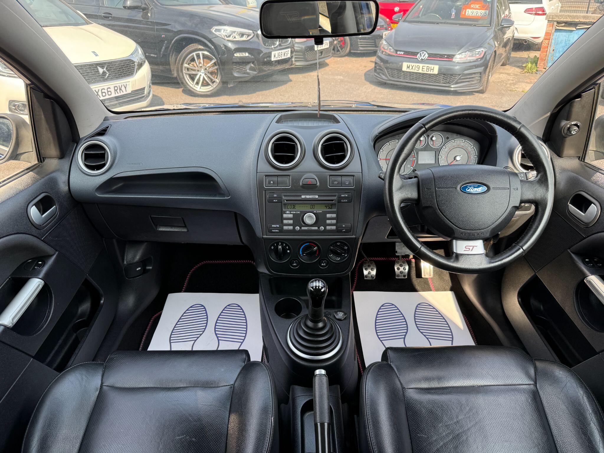 Ford Fiesta - Image 4