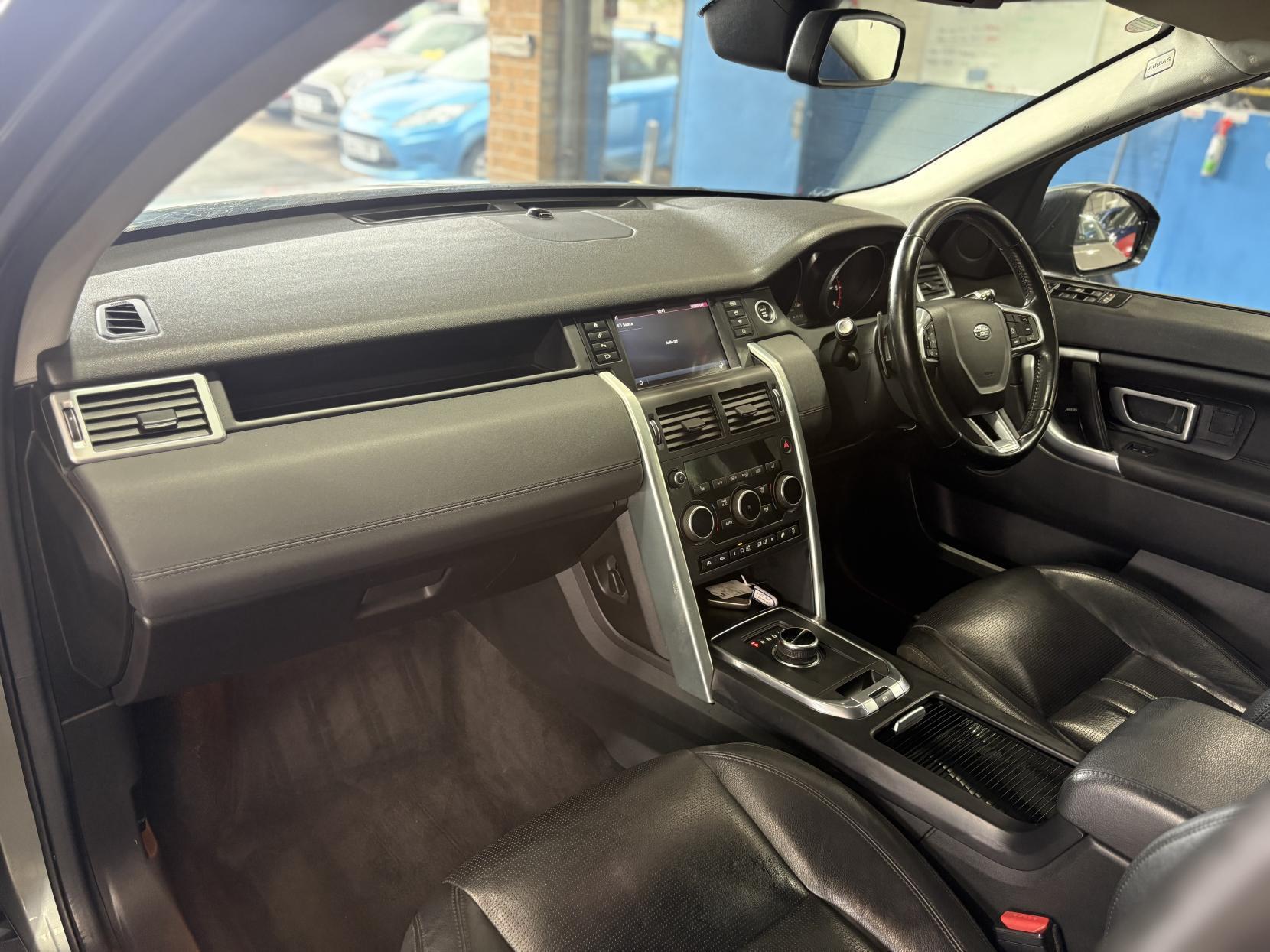 Land Rover DISCOVERY SPORT - Image 17