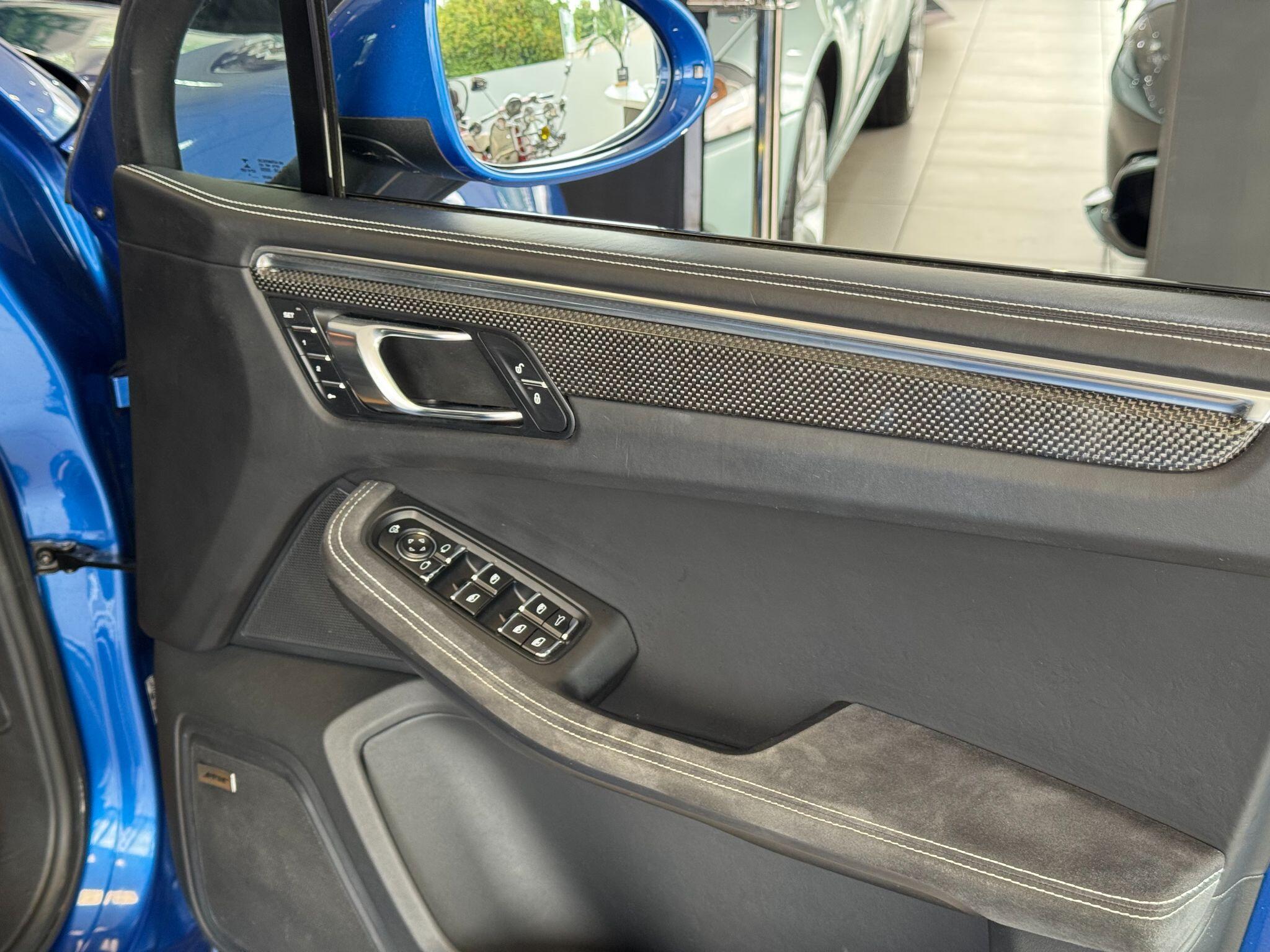 Porsche Macan - Image 19