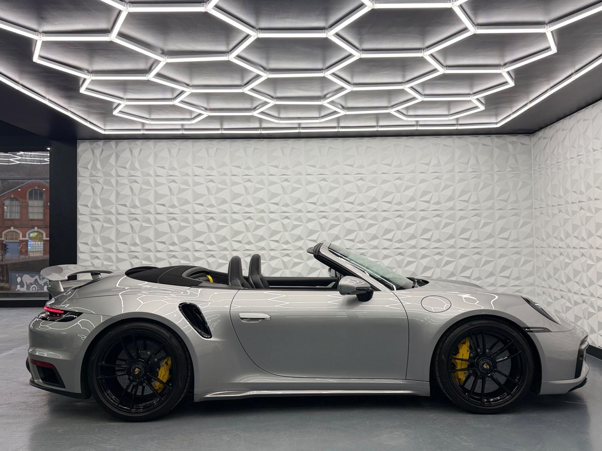 Porsche 911 - Image 20