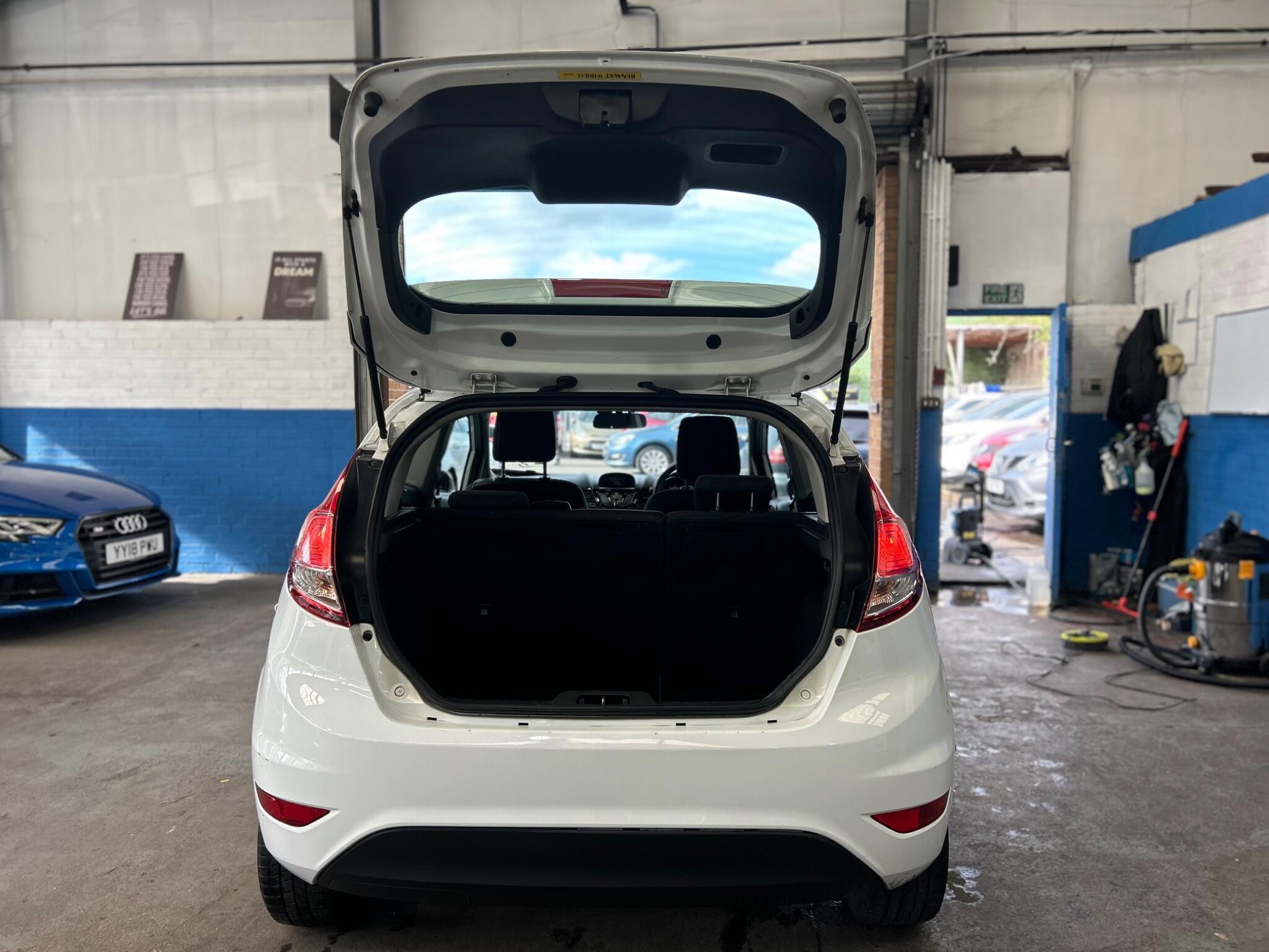 Ford Fiesta - Image 26