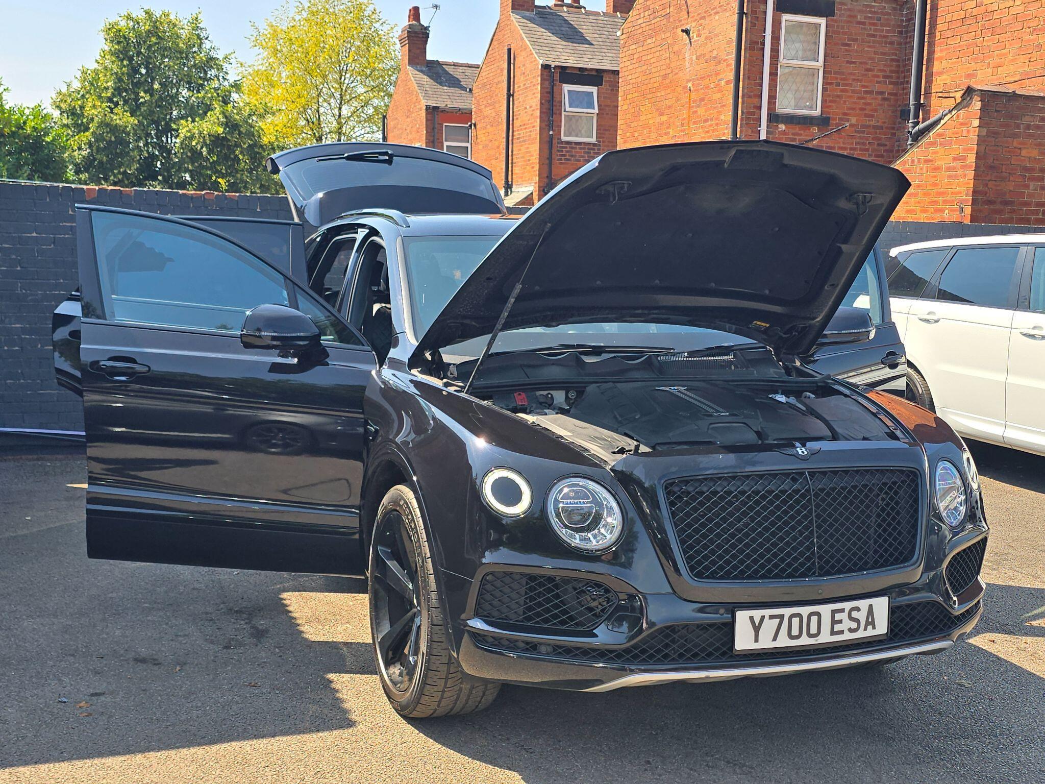 Bentley Bentayga - Image 12