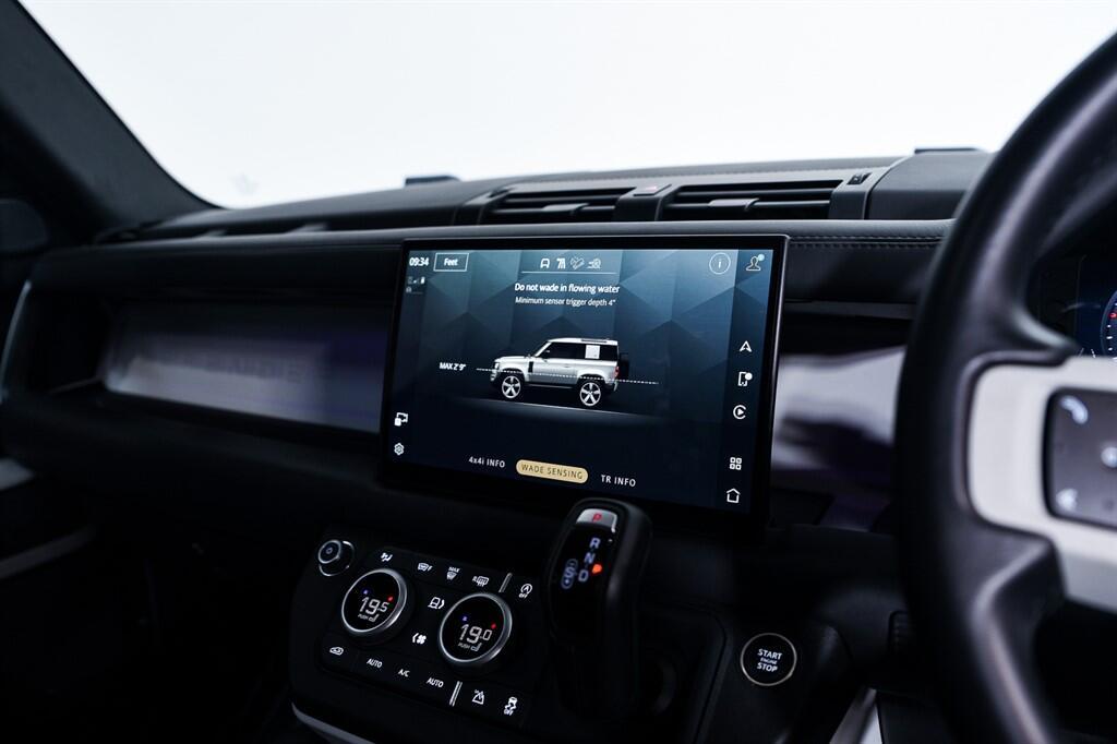 Land Rover Defender 90 - Image 21