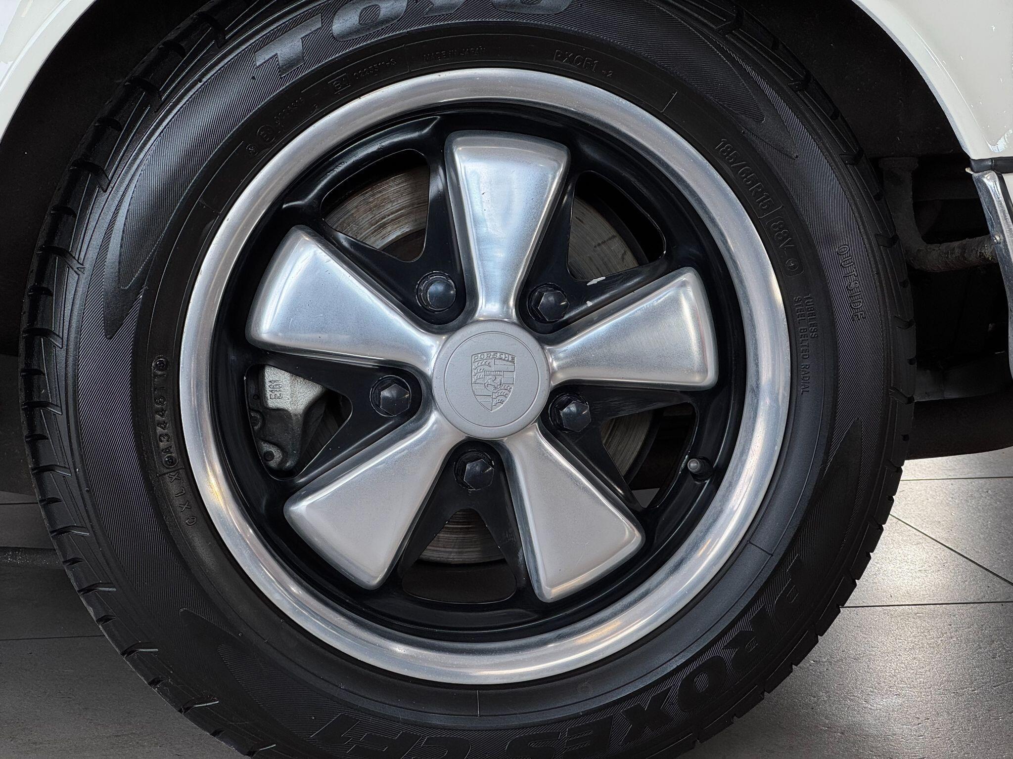 Porsche 911 - Image 13