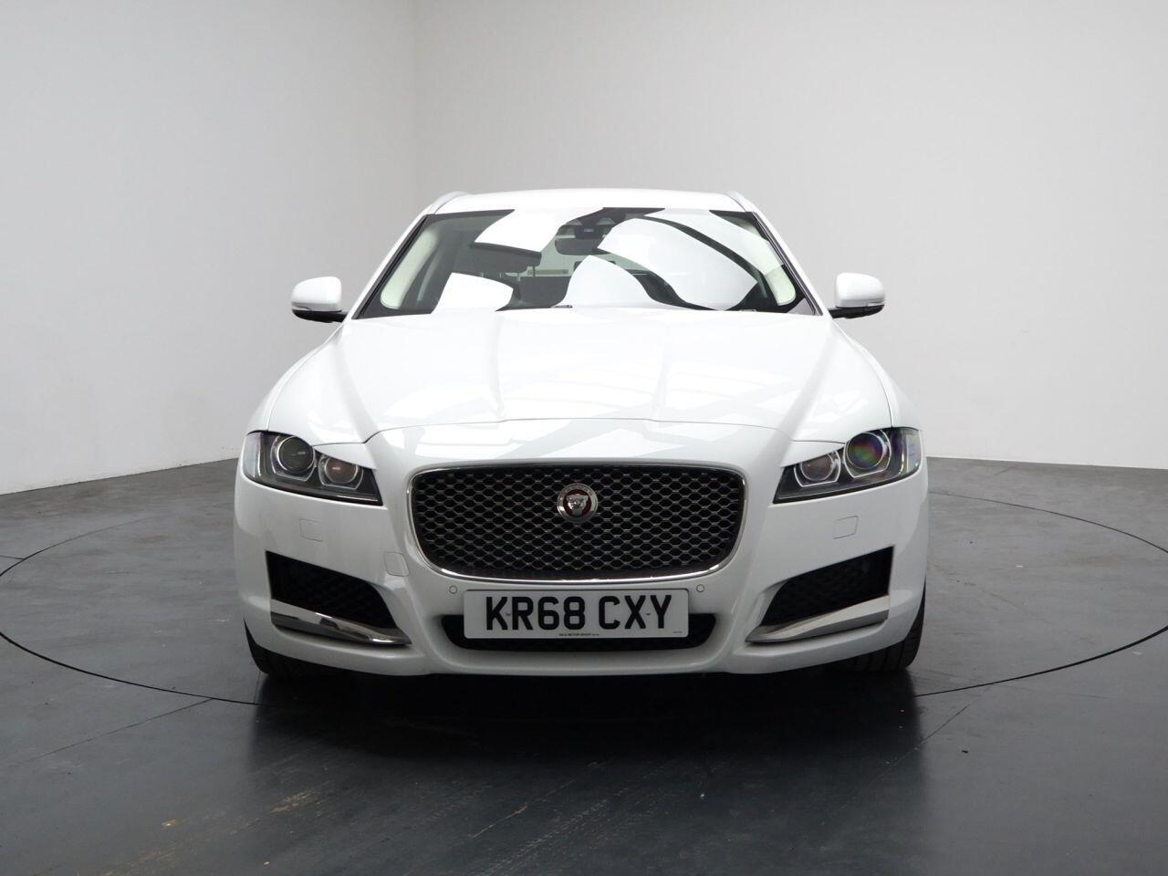 Jaguar XF - Image 5