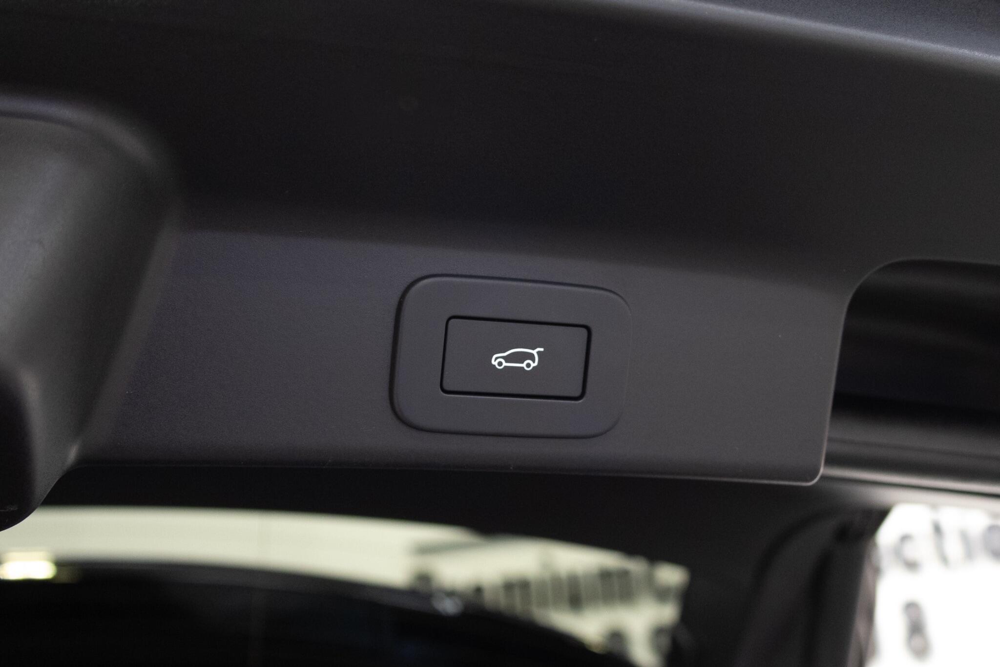 Jaguar F-Pace - Image 11