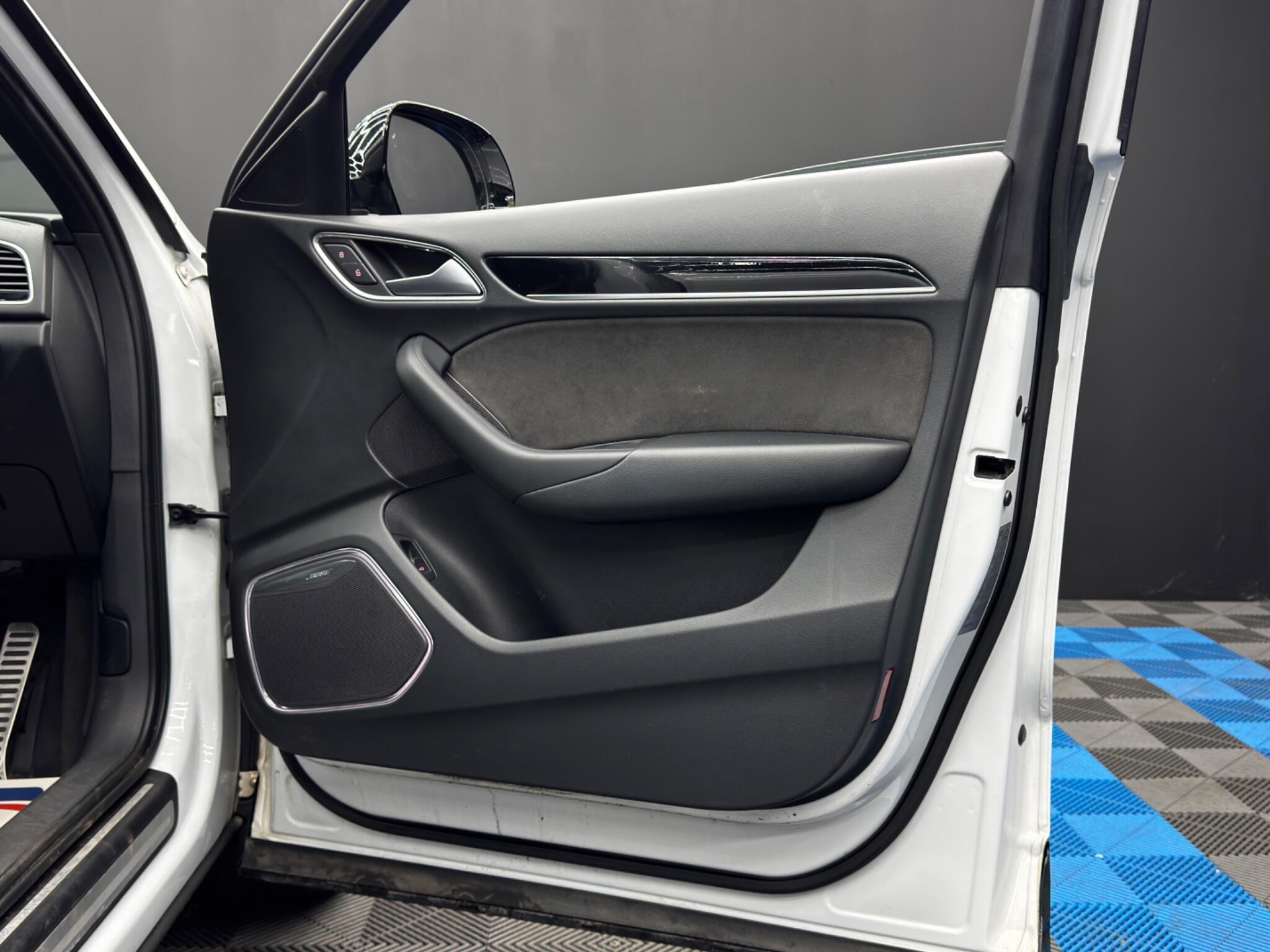 Audi Q3 - Image 40