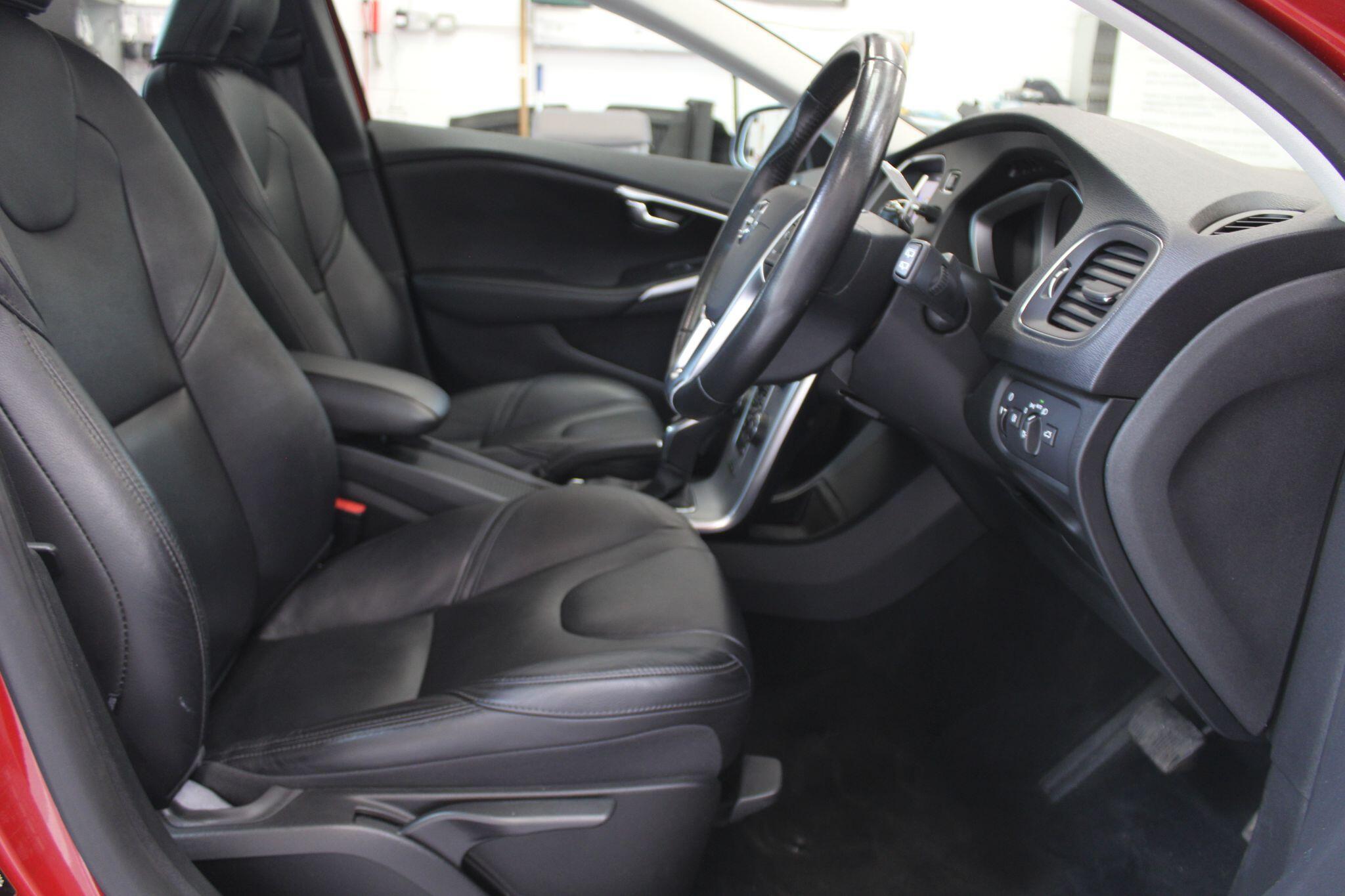 Volvo V40 - Image 44