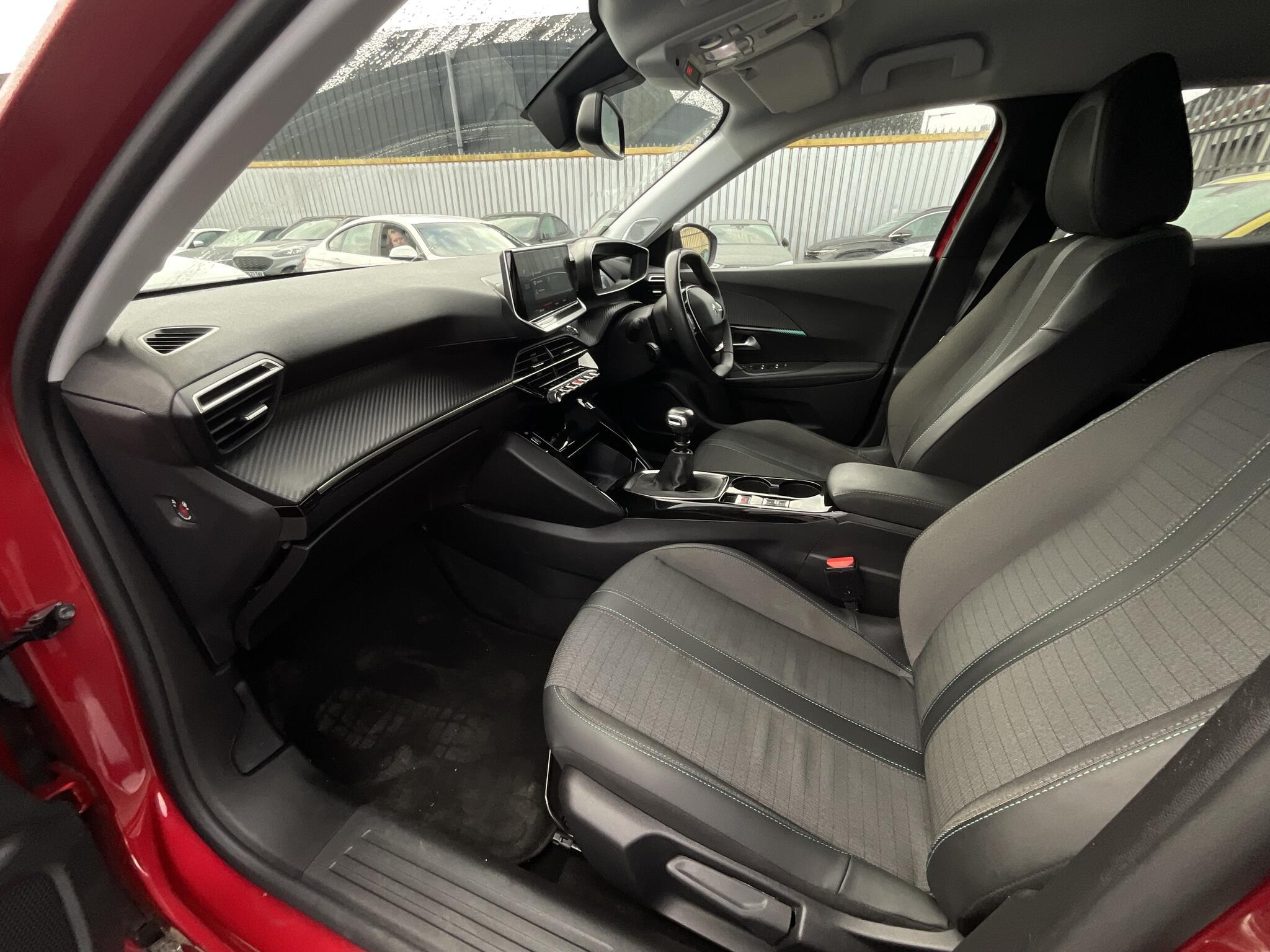 Peugeot 2008 - Image 14