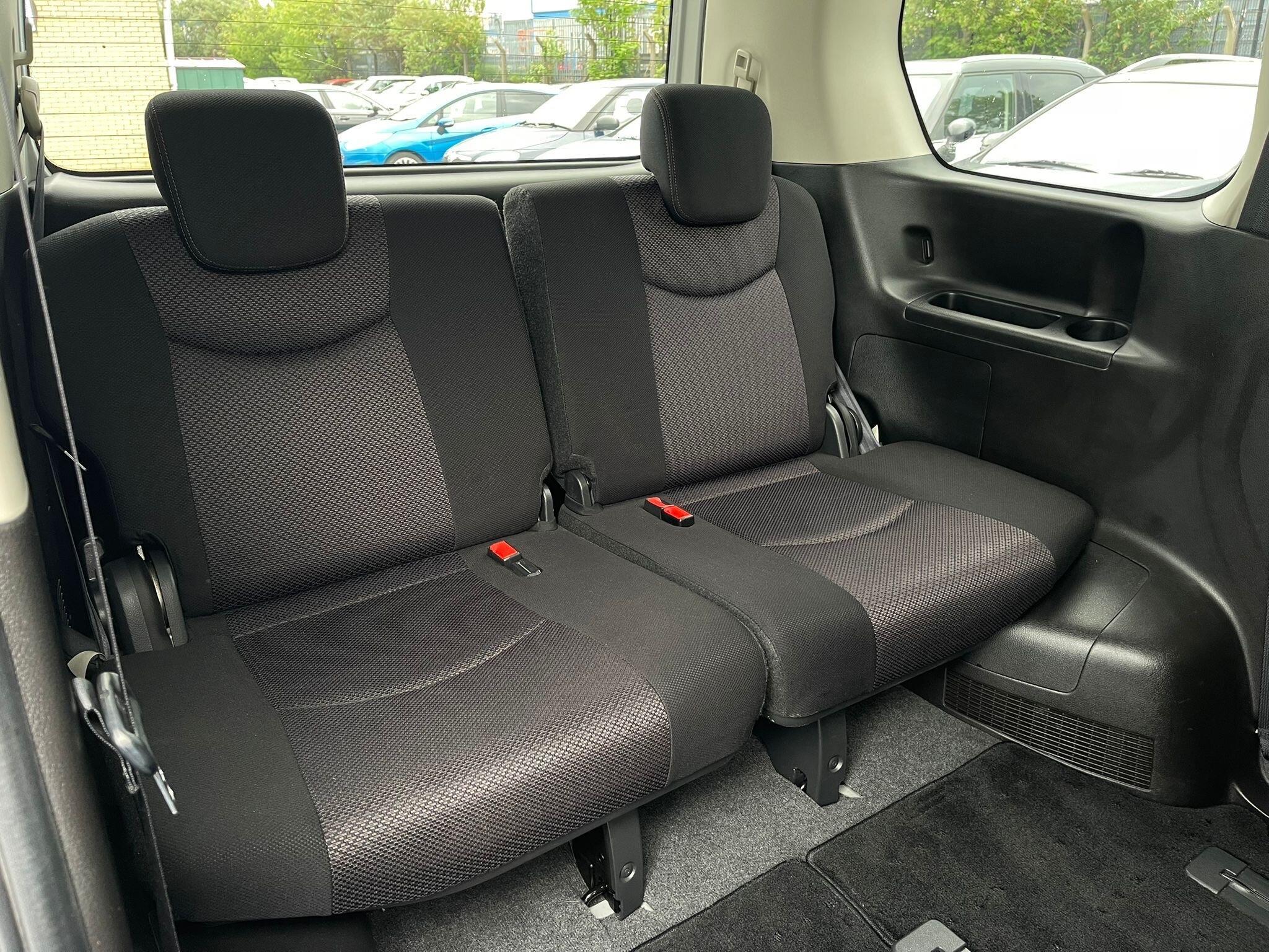 Nissan Serena - Image 15