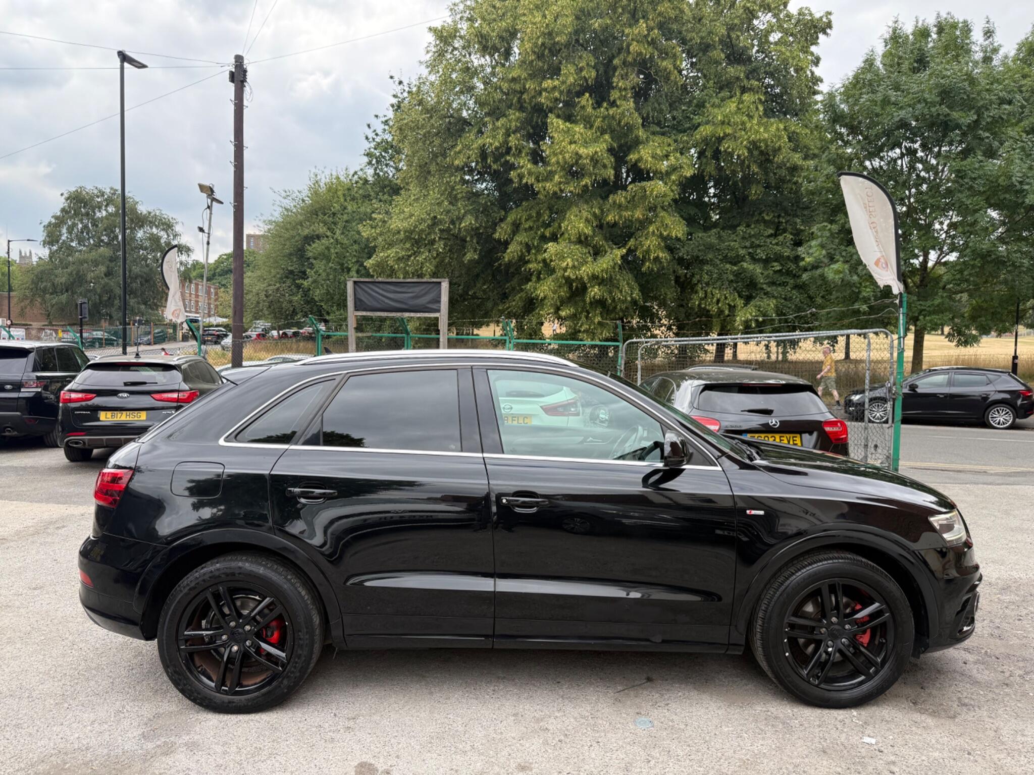 Audi Q3 - Image 8
