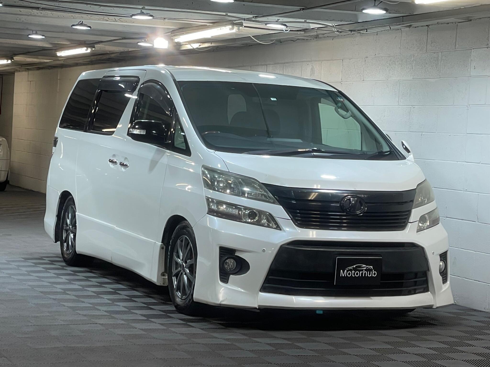 Toyota Vellfire - Image 2